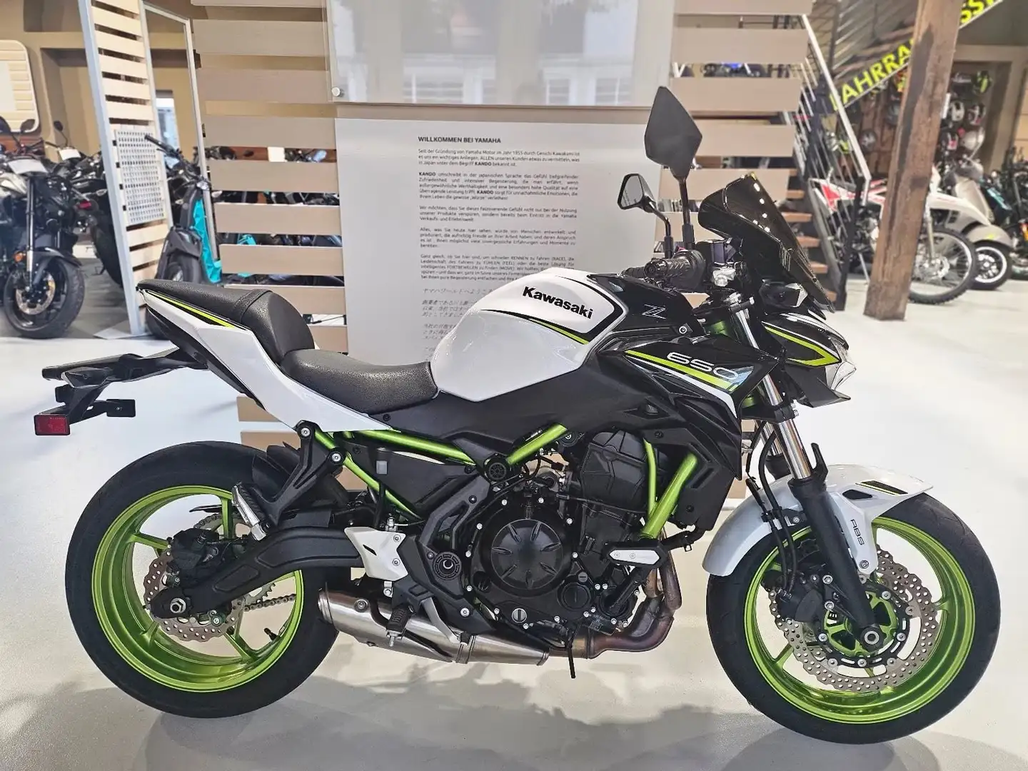 Kawasaki Z 650 Bianco - 1