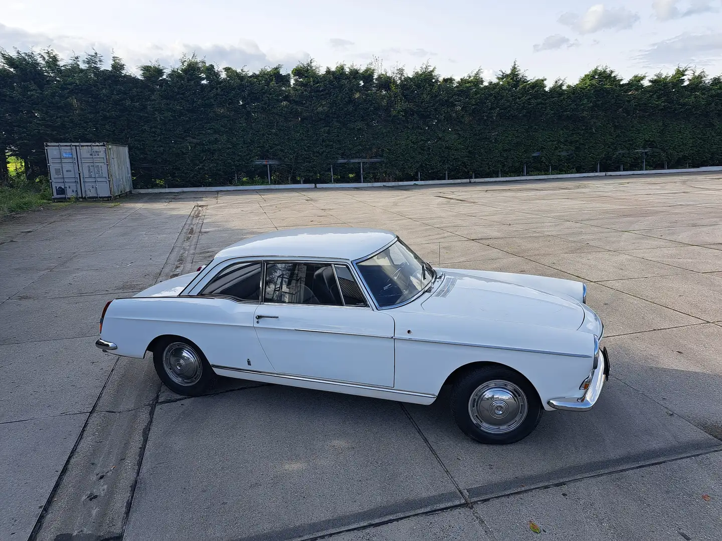 Peugeot 404 Coupe Weiß - 2