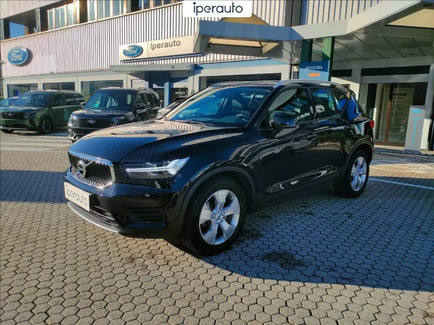 Volvo XC40 2.0 d4 momentum awd geartronic Nero - 1