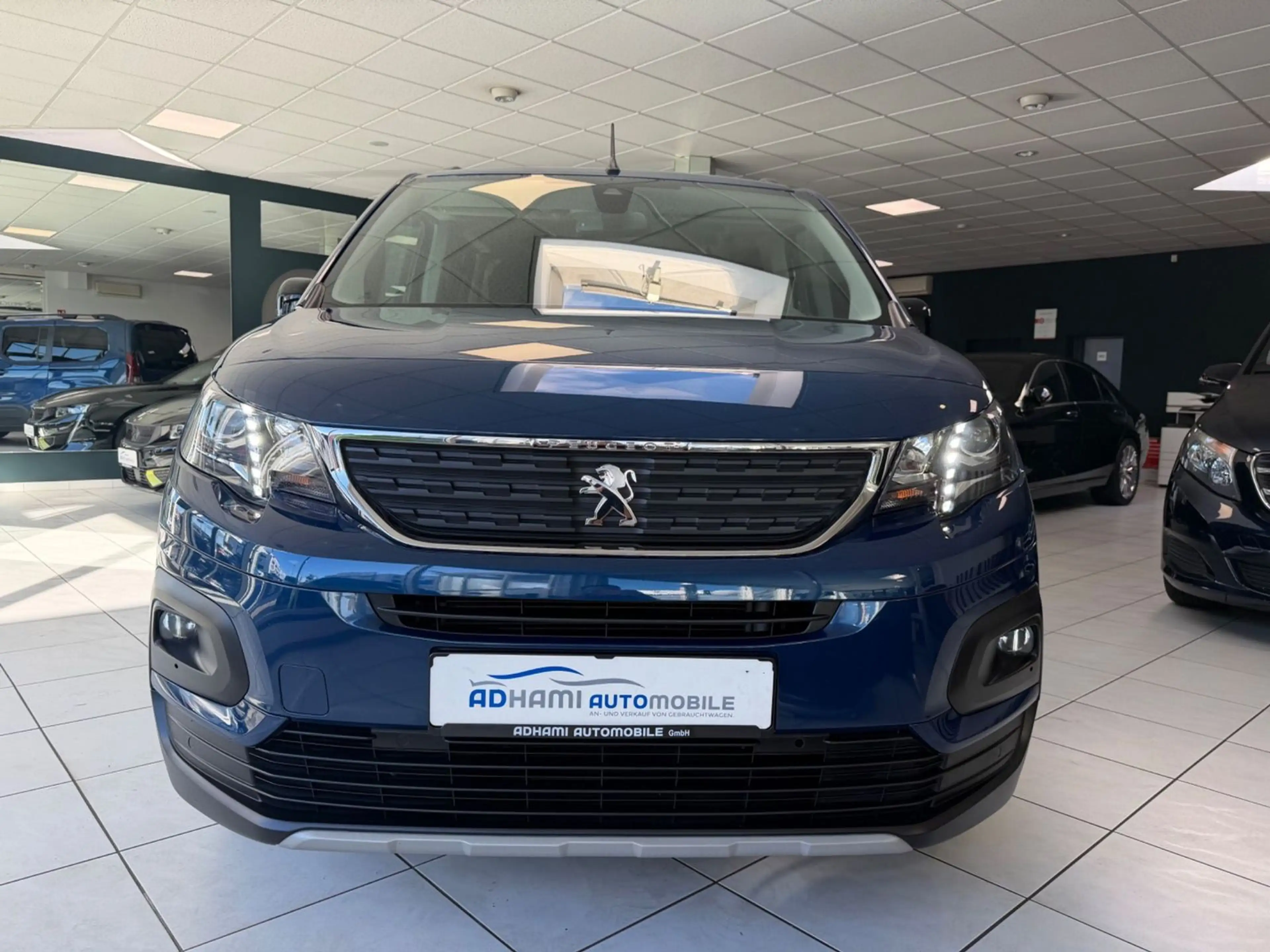 Peugeot Rifter Allure Pack L2 7-SITZER NAVI CAM LED AHK — photo 2