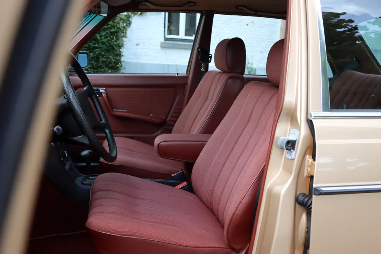 Mercedes-Benz 280 200-280 (W123) 230 E Automatic / Airco / 366 Pictu, foto 4
