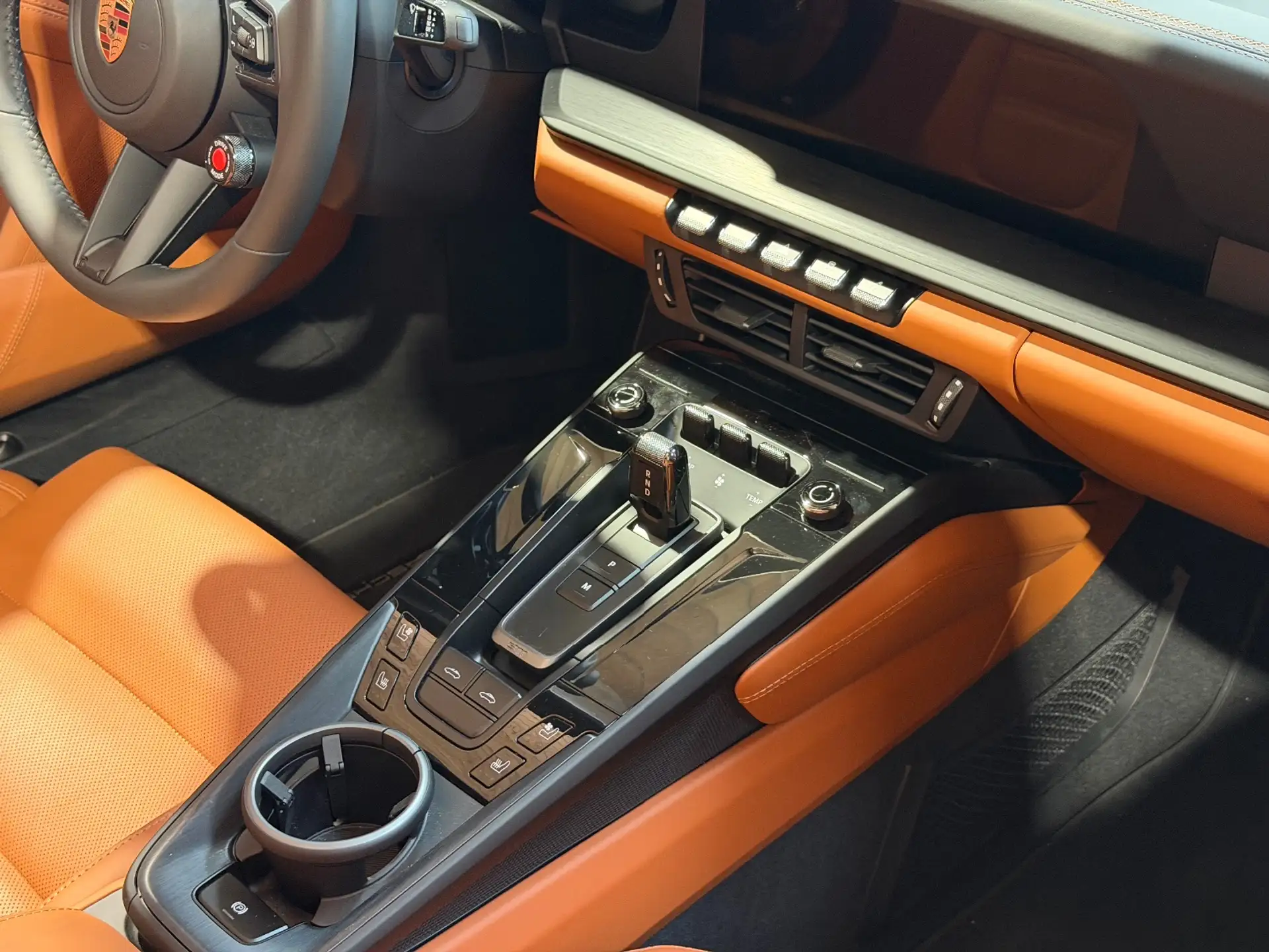 포르쉐 911 Carrera 4 GTS Cabriolet 2026 초록 사진 8