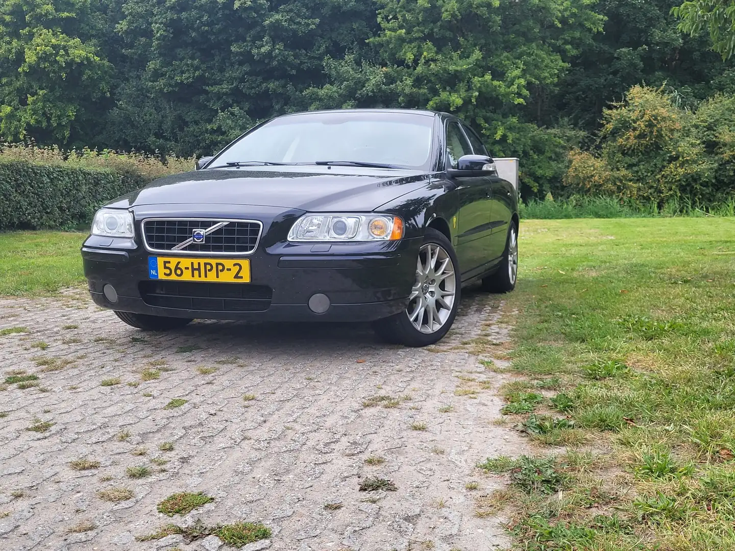 Volvo S60 2.4 Drivers Edition Zwart - 1