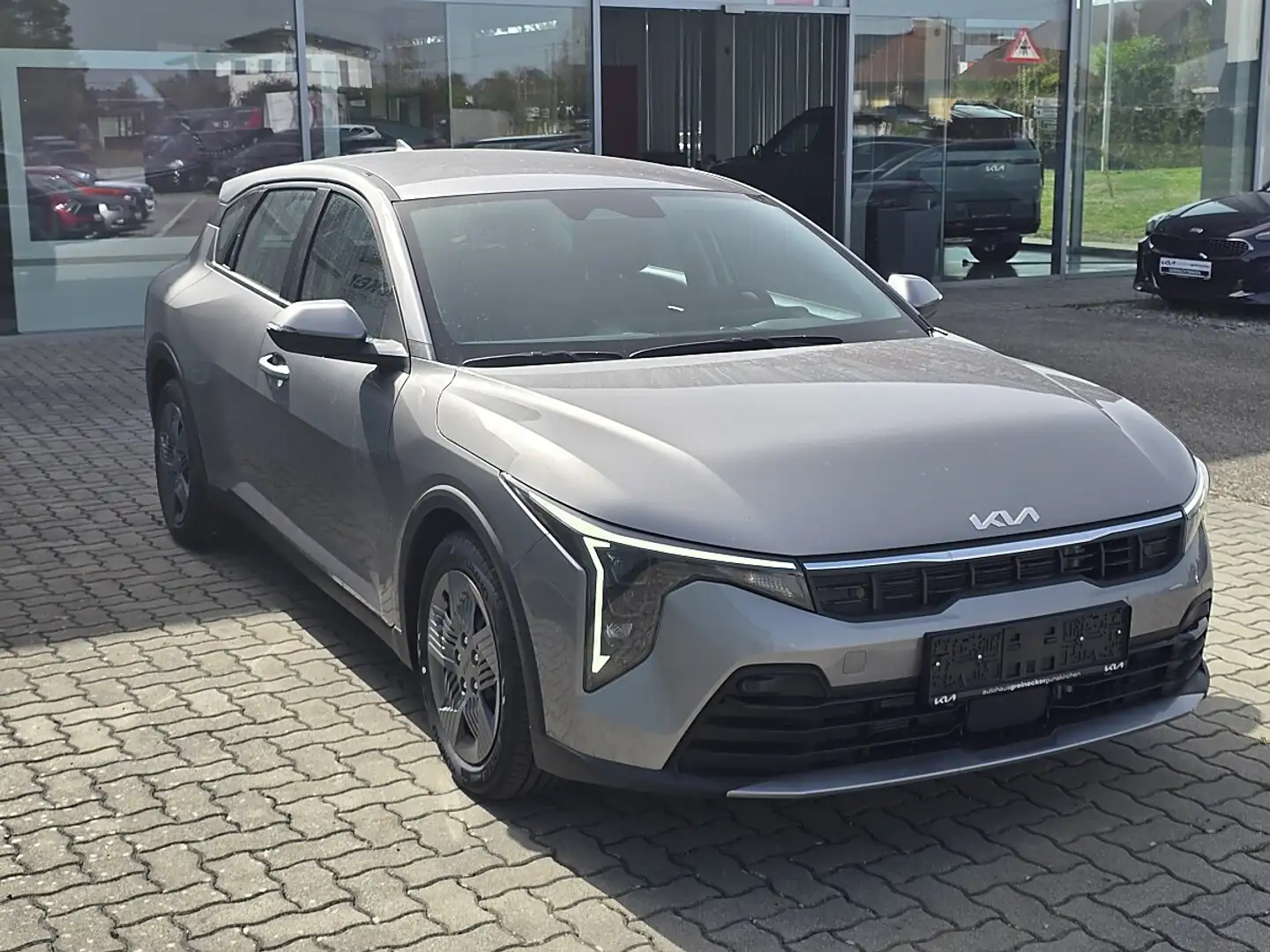 Kia K4 1,0 TGDI Titan inkl. P1 - Sitzheizung, Lenkradh... Grau - 2