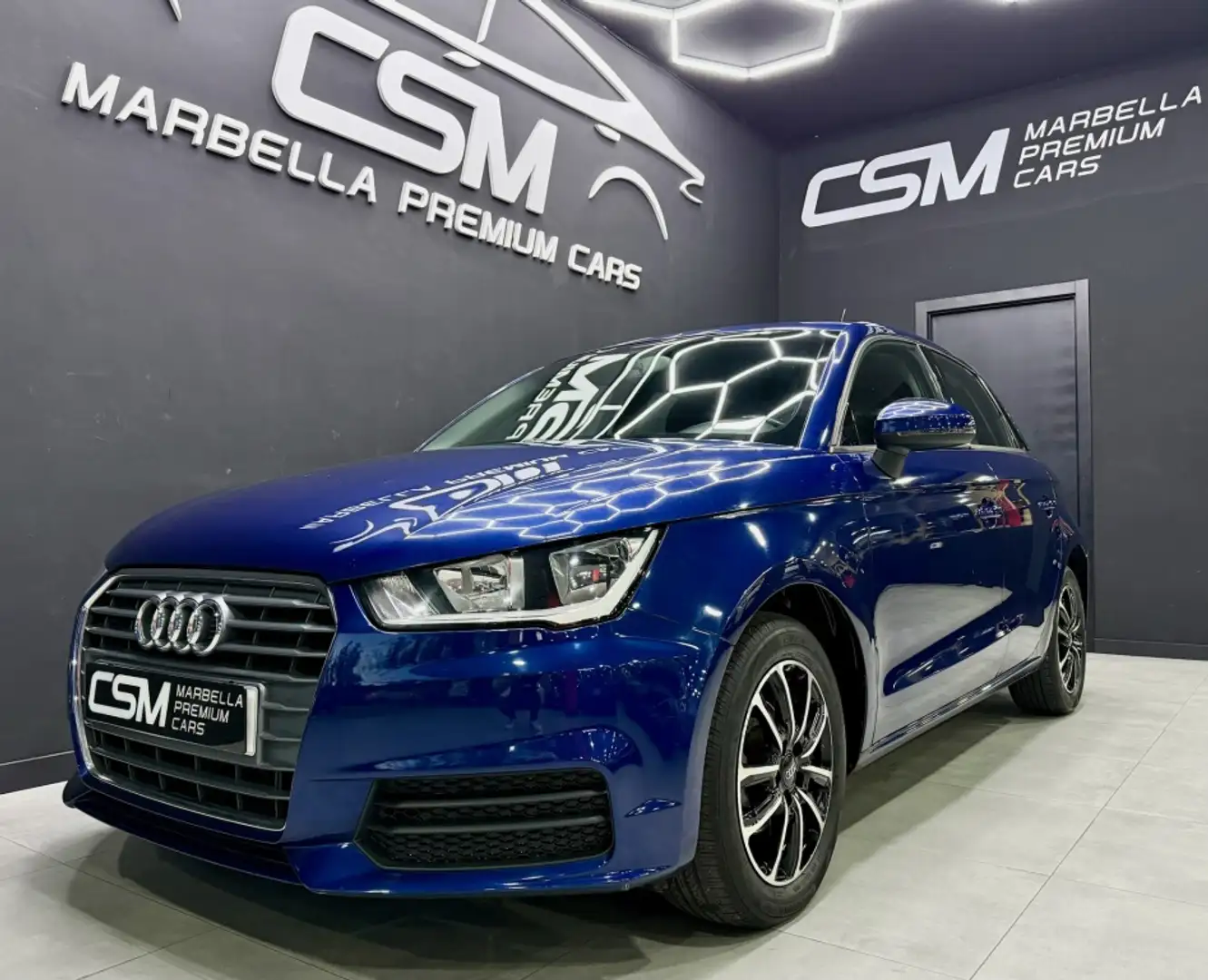 Audi A1 Sportback 1.0 TFSI Attraction Bleu - 1