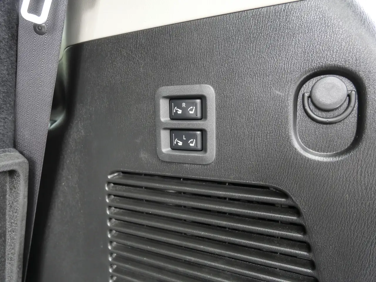 Infiniti QX80 снимка Infiniti QX80