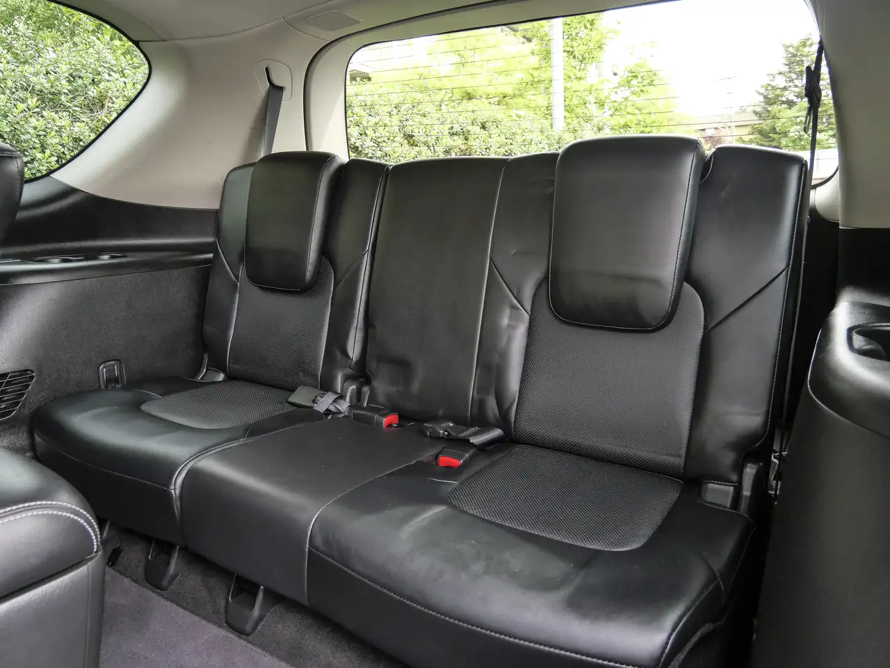 Infiniti QX80 снимка Infiniti QX80