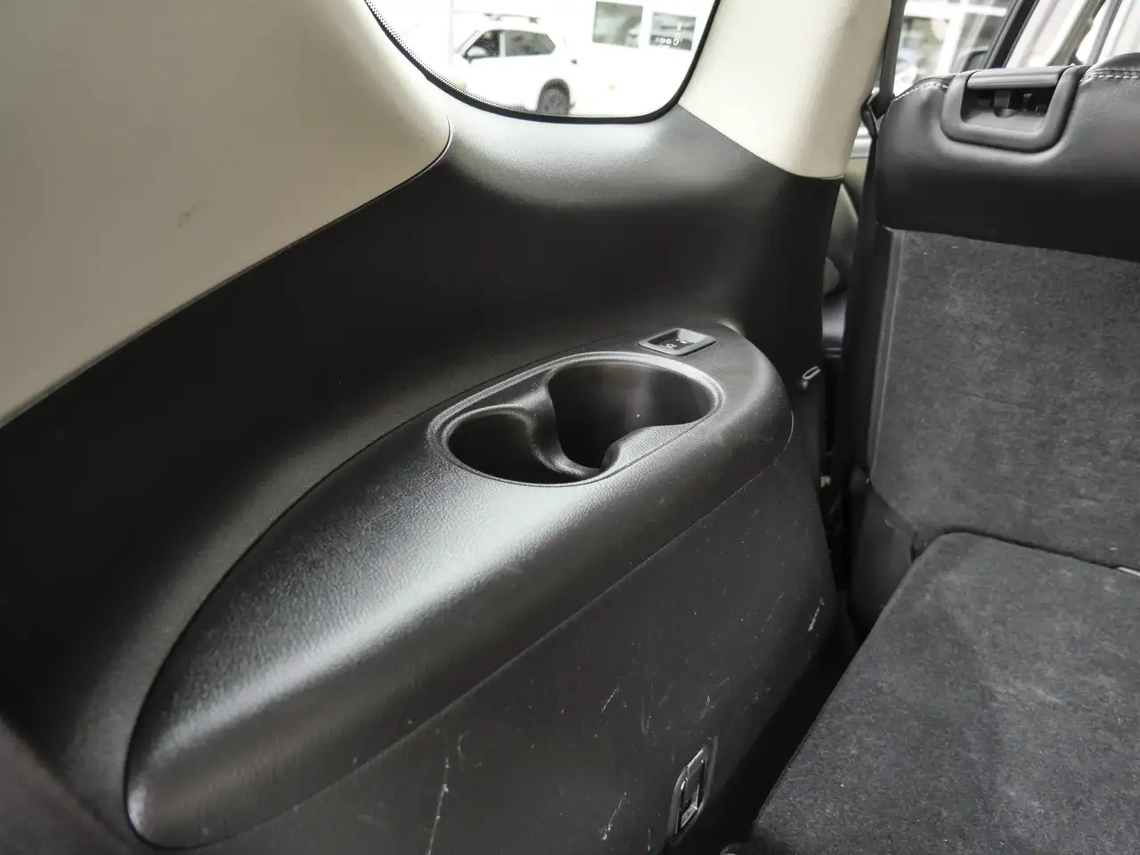 Infiniti QX80 снимка Infiniti QX80