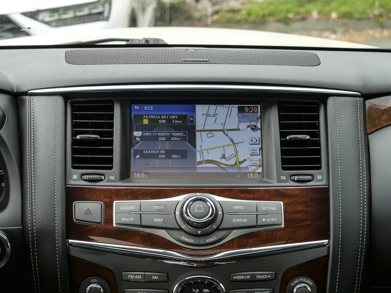 Infiniti QX80 снимка Infiniti QX80