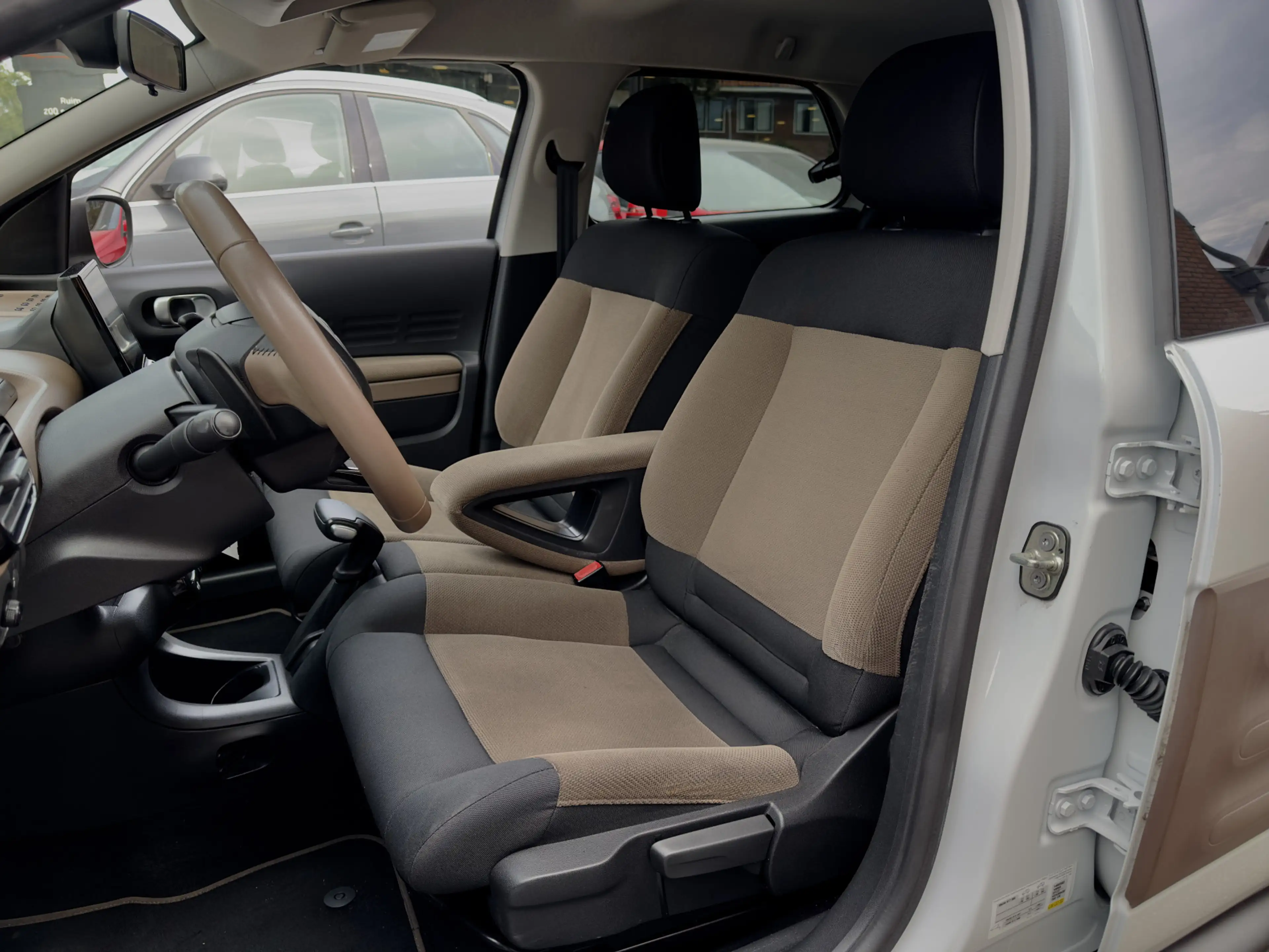 Citroen C4 Cactus 1.2 AUT5 SHINE NAVI CAMERA PARK-ASSIST AIRCO LED L — photo 15