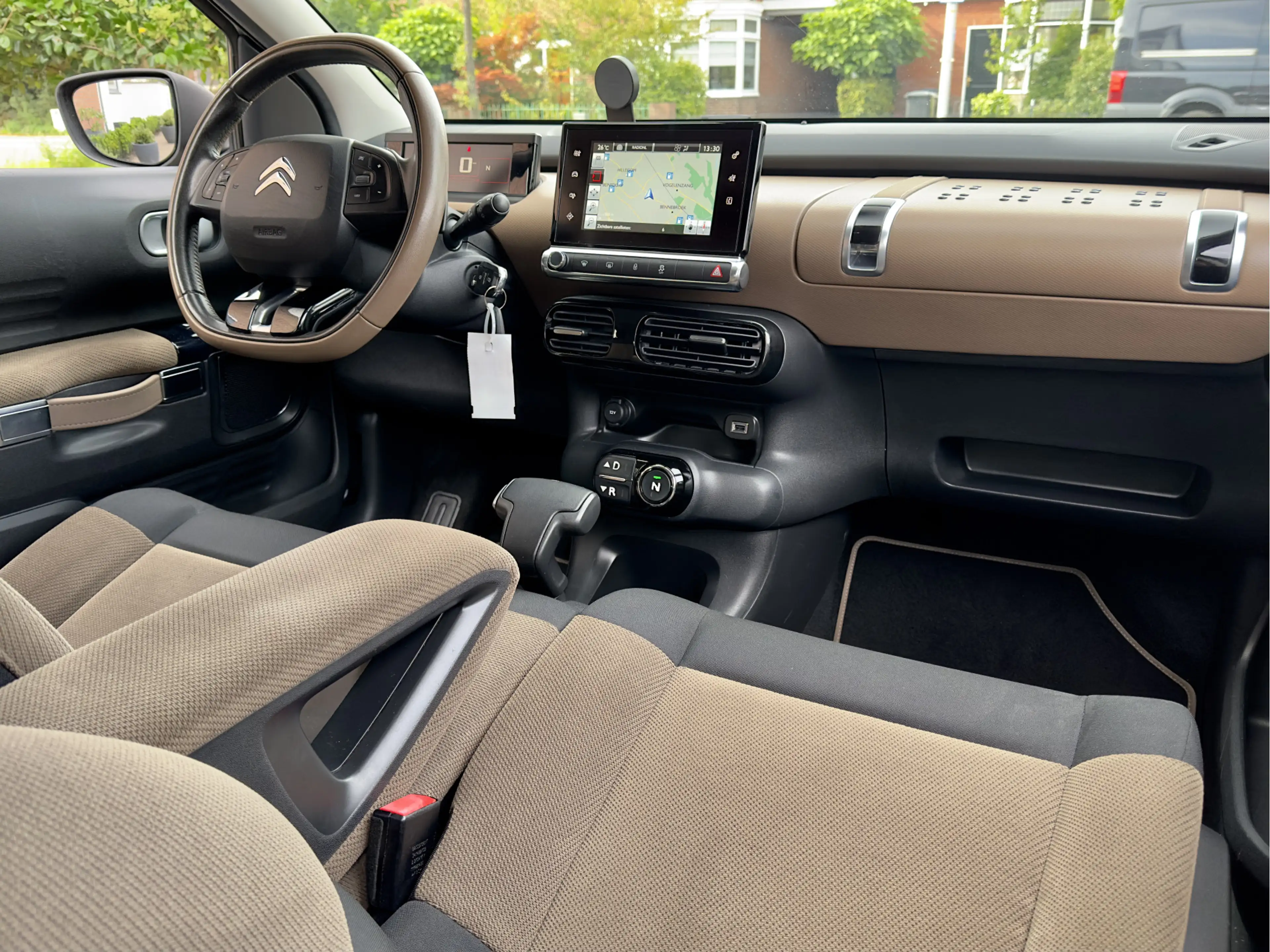 Citroen C4 Cactus 1.2 AUT5 SHINE NAVI CAMERA PARK-ASSIST AIRCO LED L — photo 2