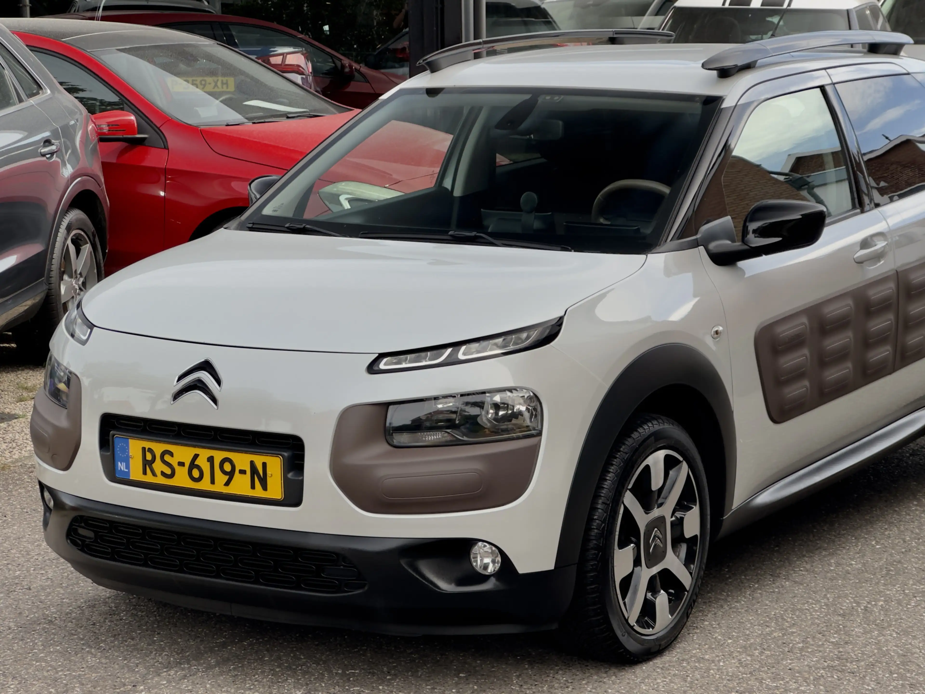 Citroen C4 Cactus 1.2 AUT5 SHINE NAVI CAMERA PARK-ASSIST AIRCO LED L — photo 10