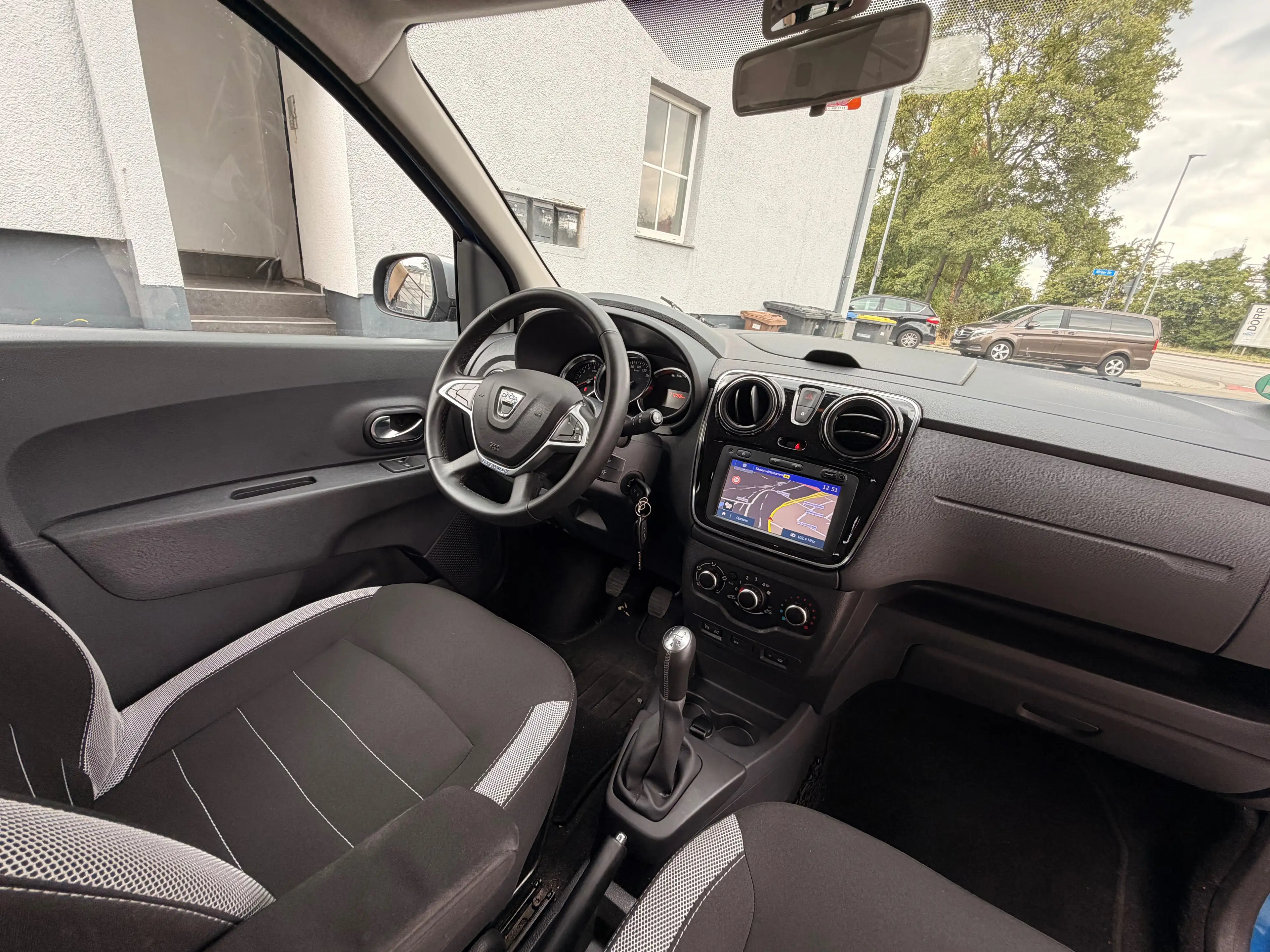 Dacia Lodgy Stepway/Navi/Cam/1-Hand — photo 11