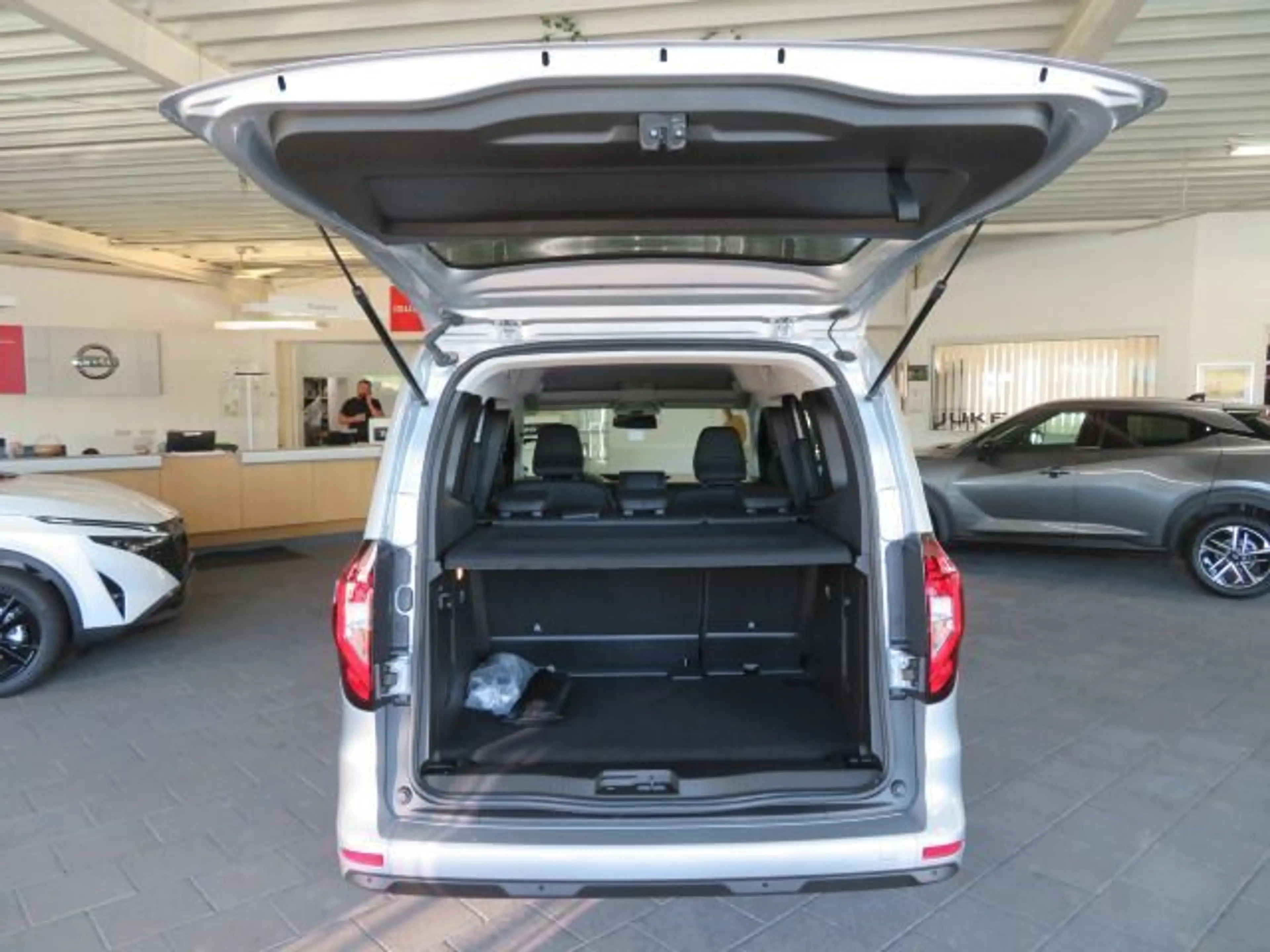Nissan Townstar Kombi L1 Tekna,Automatik,Metallik u.v.m — photo 8