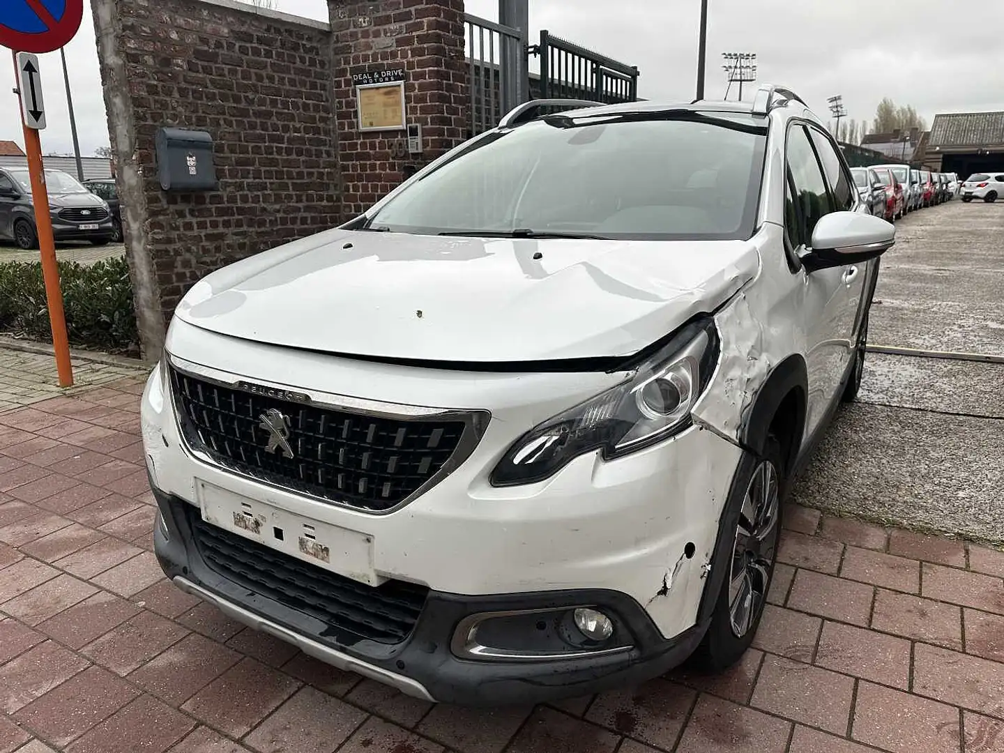 Peugeot 2008 1.2I MET 105DKM HANDELAARS & EXPORT Wit - 1