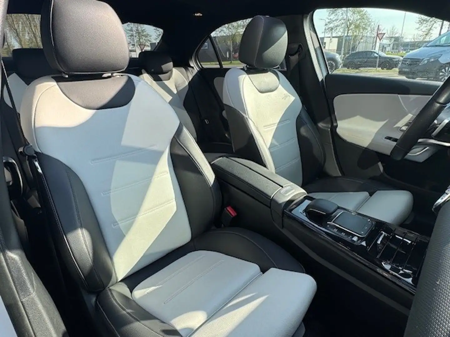 Mercedes-Benz A 250 e Business Solution AMG Limited l Panoramaschuifda Blanc - 2