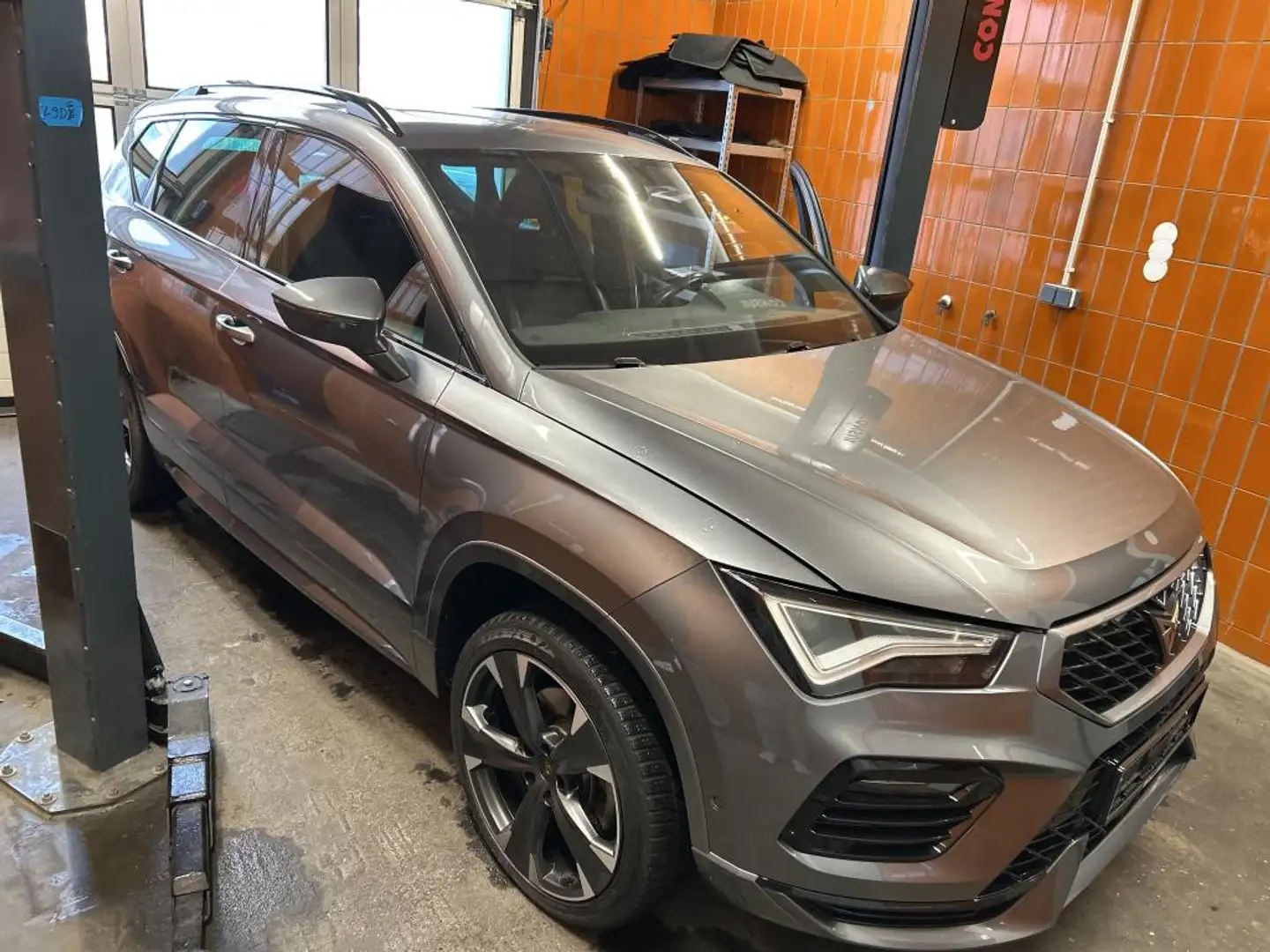 CUPRA Ateca 2.0 TSI 4Drive AHK ACC FACEL. LED PANO Grau - 2