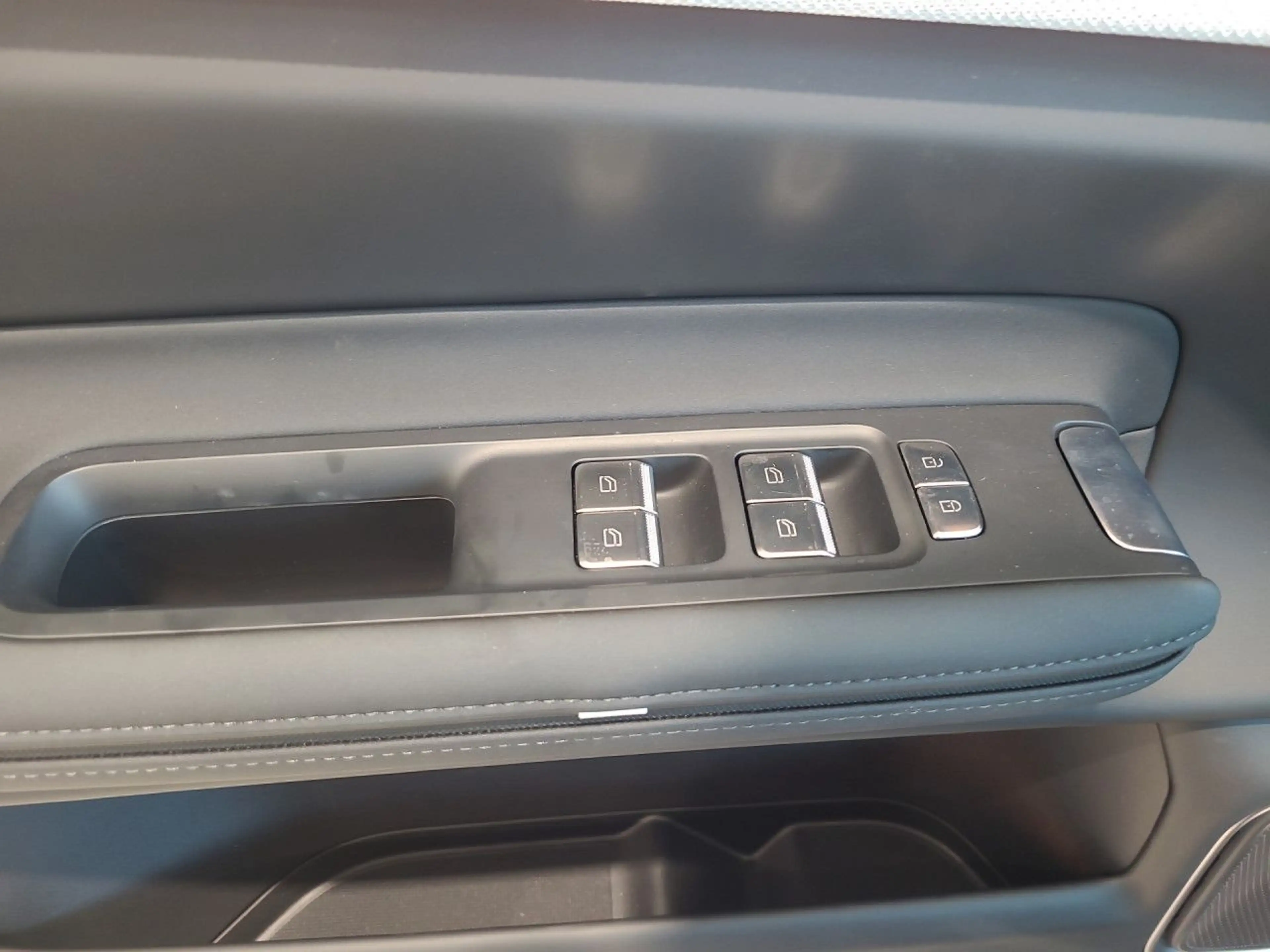 Polestar 4 200 kW Long Range Single Bluetooth LED Klima — photo 6