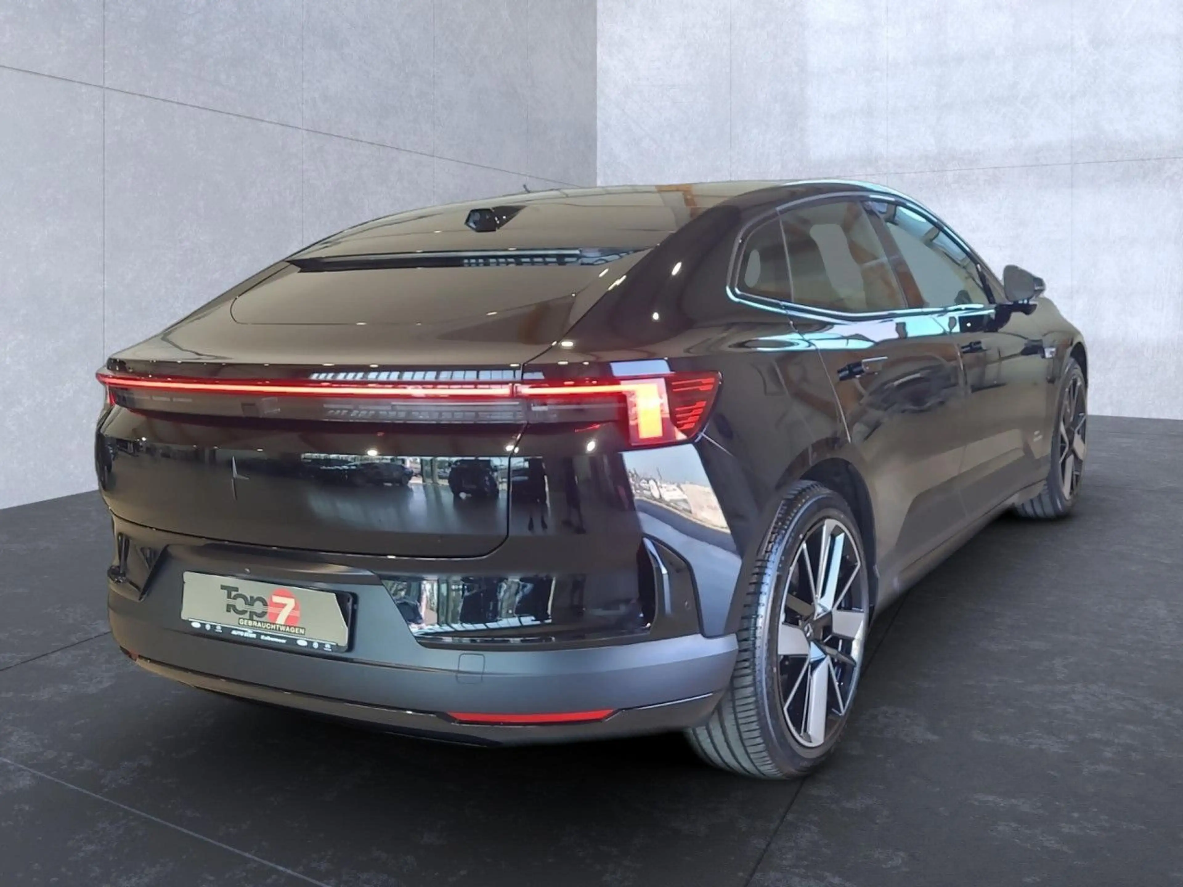 Polestar 4 200 kW Long Range Single Bluetooth LED Klima — photo 4