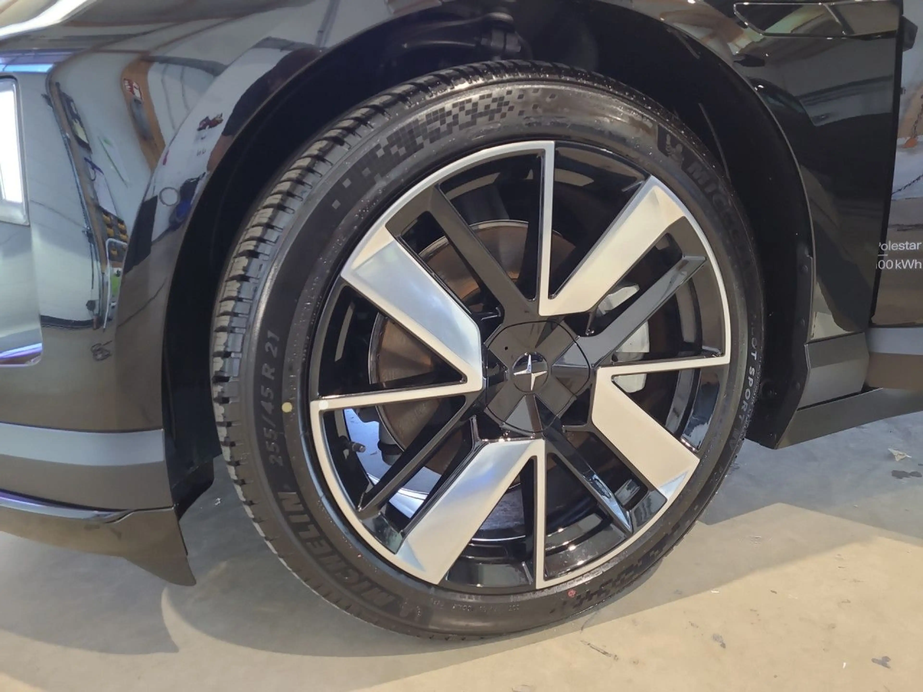 Polestar 4 200 kW Long Range Single Bluetooth LED Klima — photo 15
