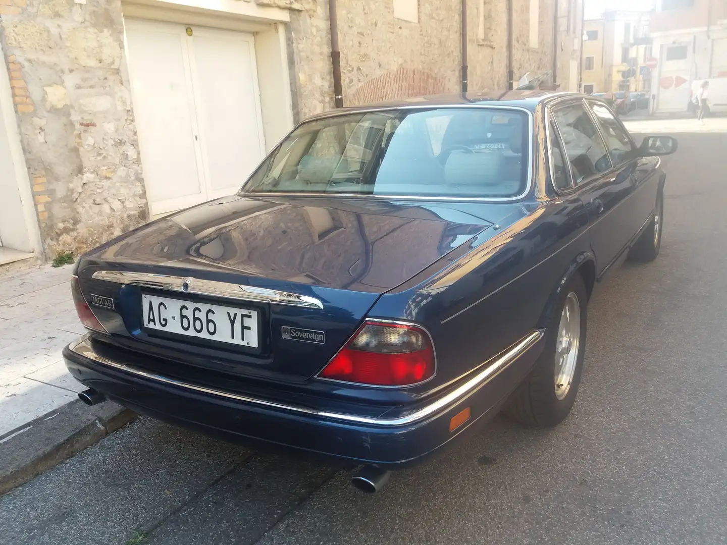 Jaguar X300 sovereign Modrá - 1