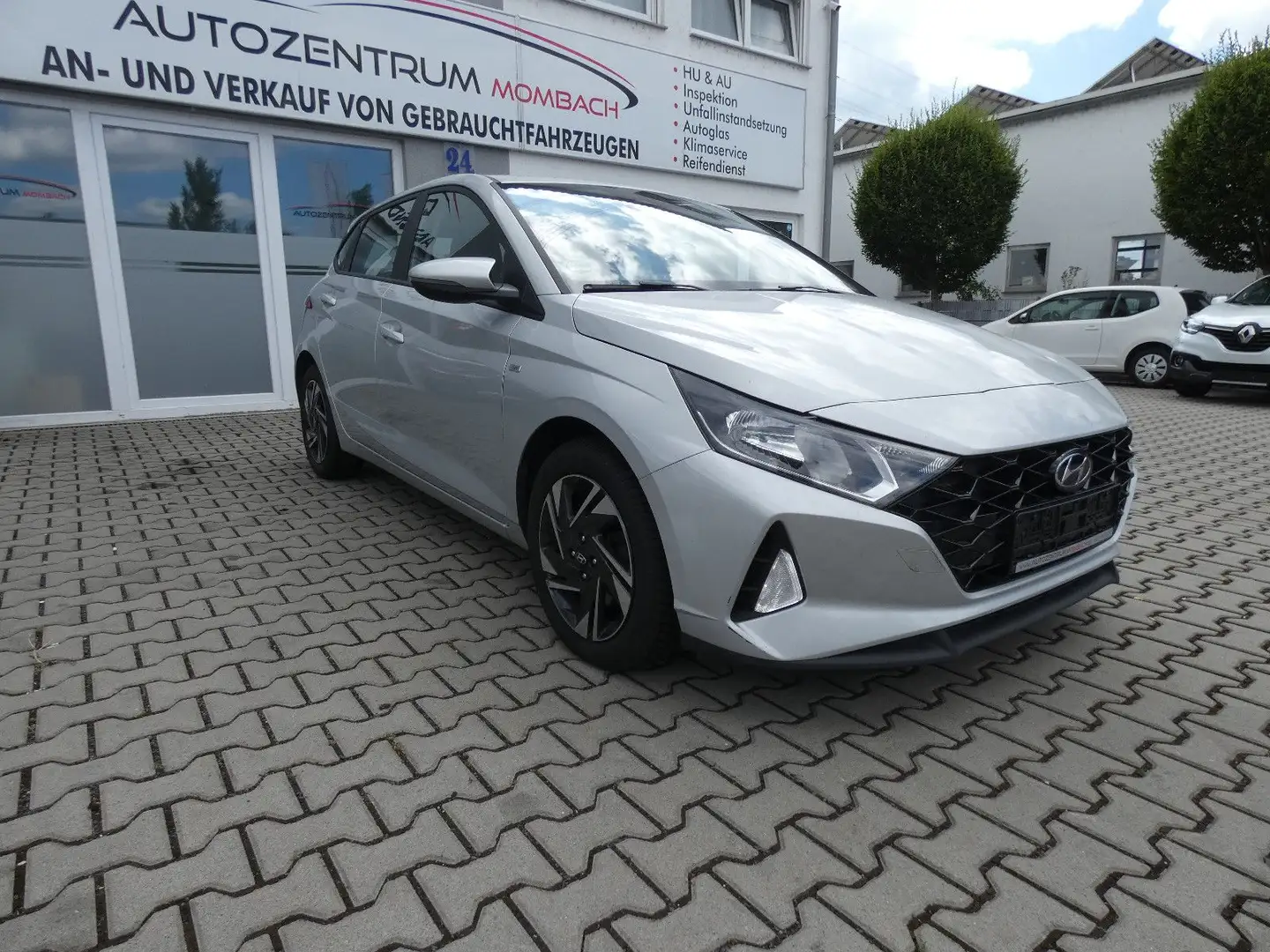 Hyundai i20 Trend Mild-Hybrid Silber - 1