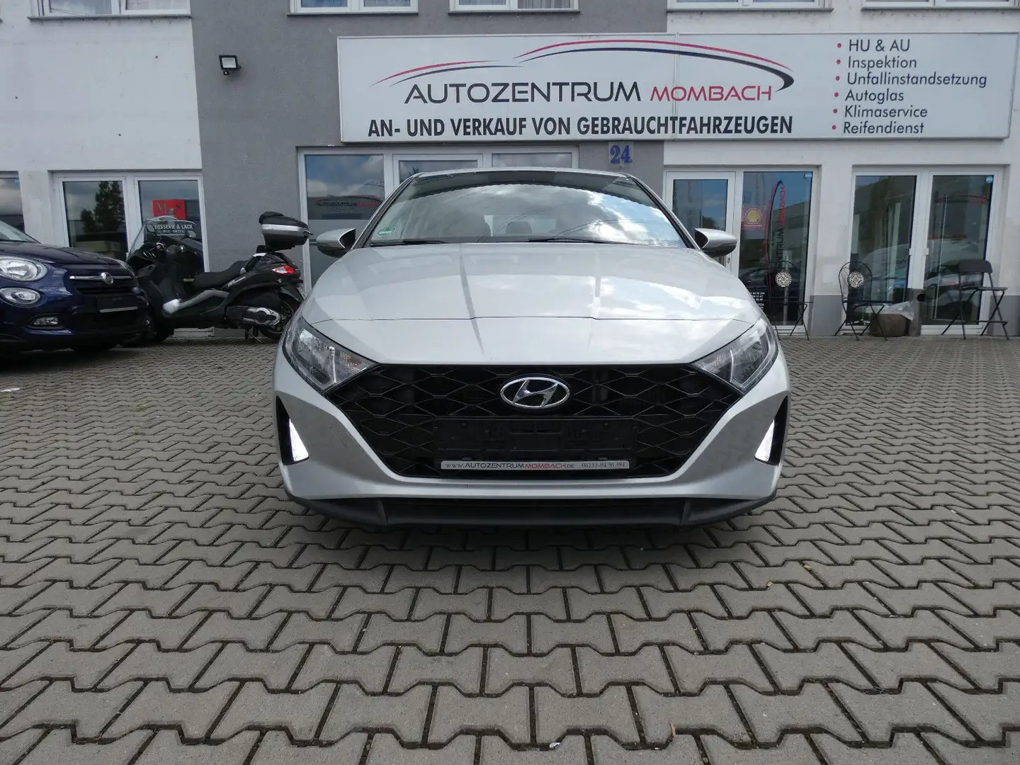 Hyundai i20 Trend Mild-Hybrid Silber - 2