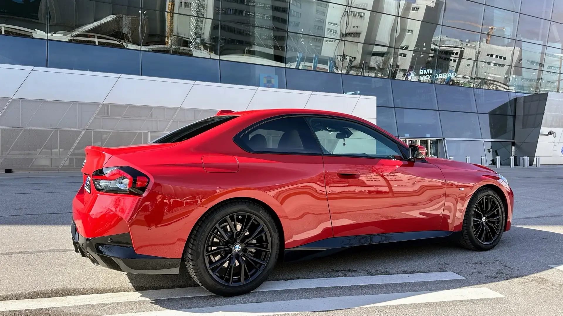 BMW 220 220i Coupe Aut. M Sport Panoramadach 18“ Rouge - 2