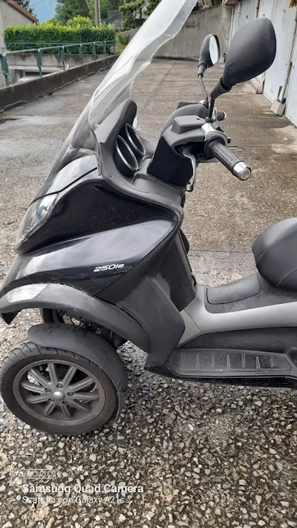 Piaggio MP3 250 Zwart - 1