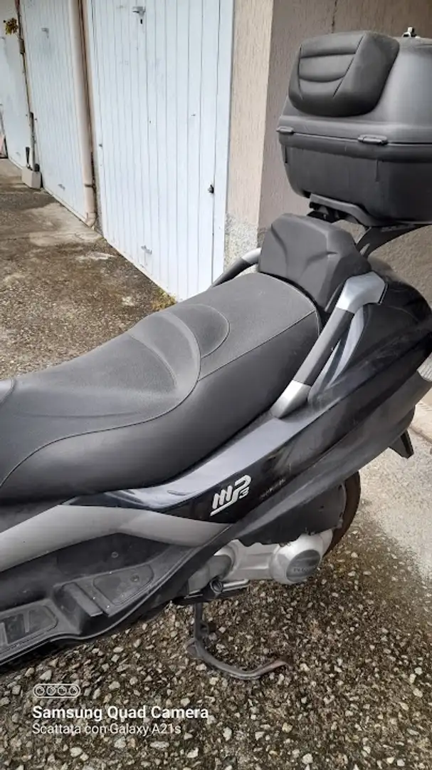 Piaggio MP3 250 Zwart - 2