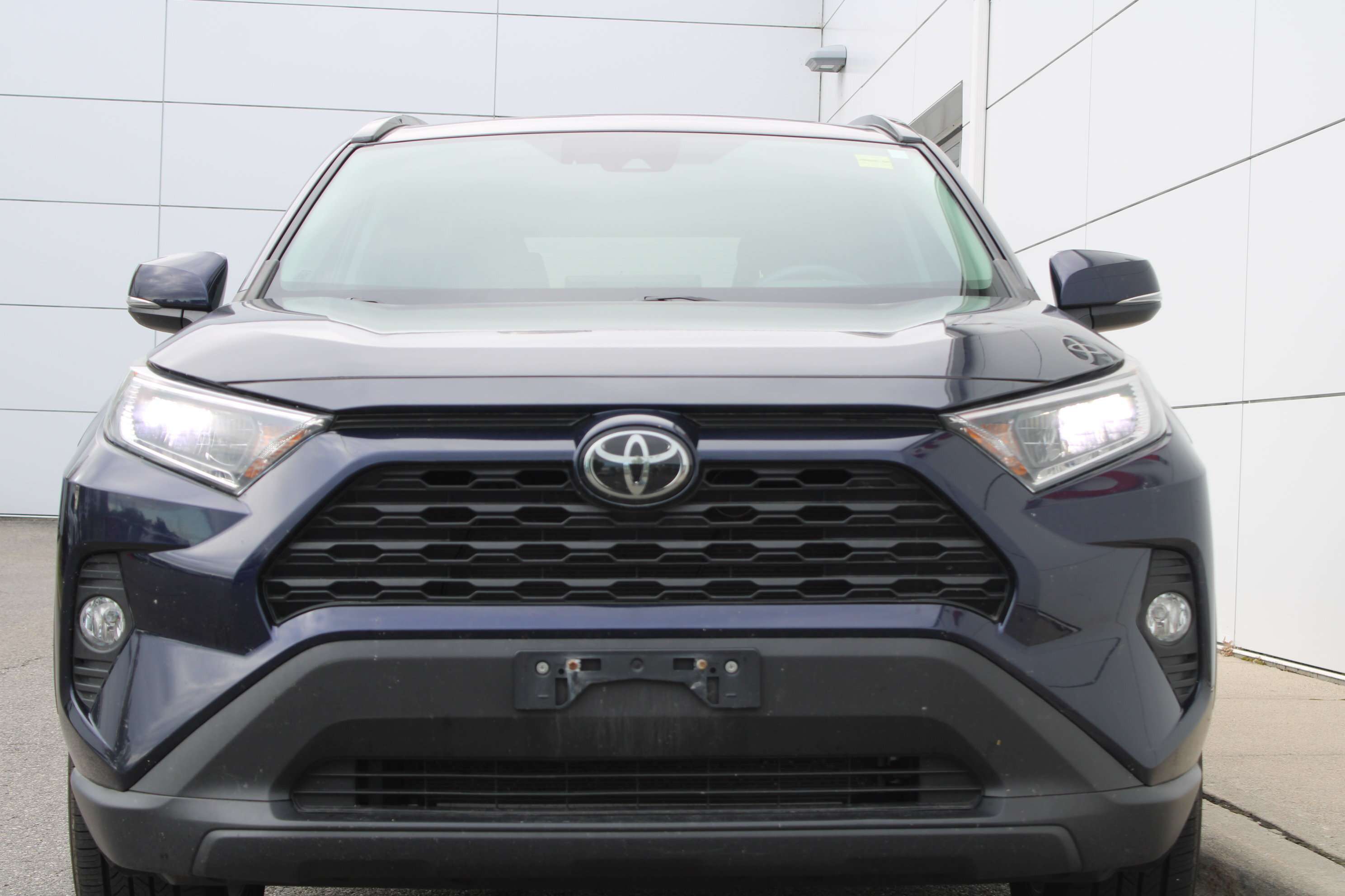 2019 Toyota RAV4 XLE — снимка 1