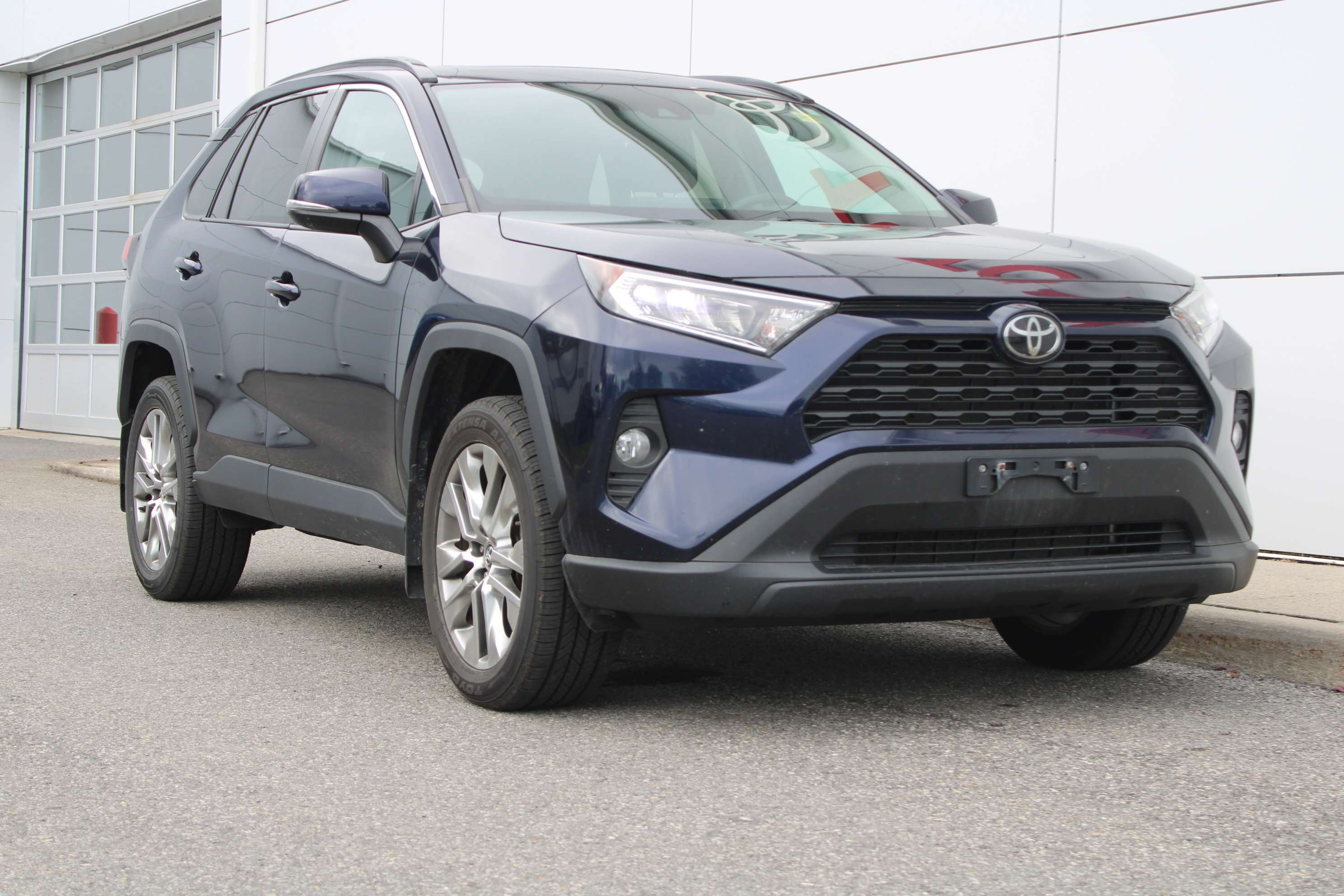 2019 Toyota RAV4 XLE — снимка 1
