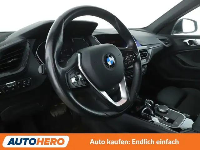 BMW 1 Series view 11