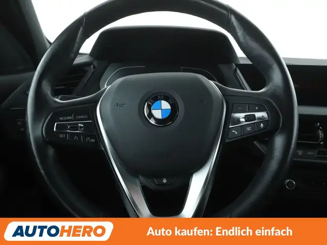 BMW 1 Series view 19