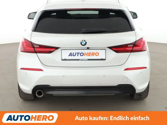BMW 1 Series view 5