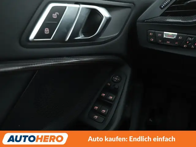 BMW 1 Series view 25