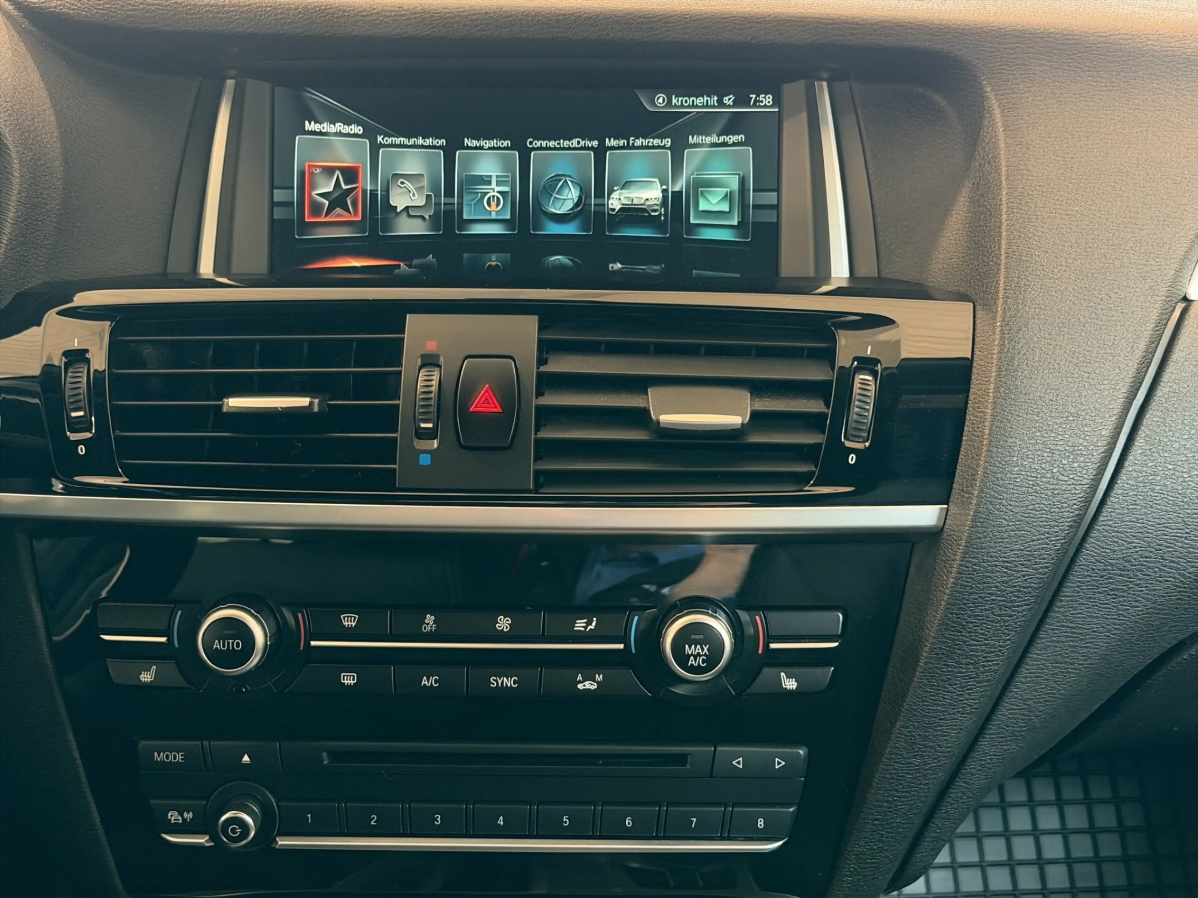 BMW X3 xDrive20d — photo 14