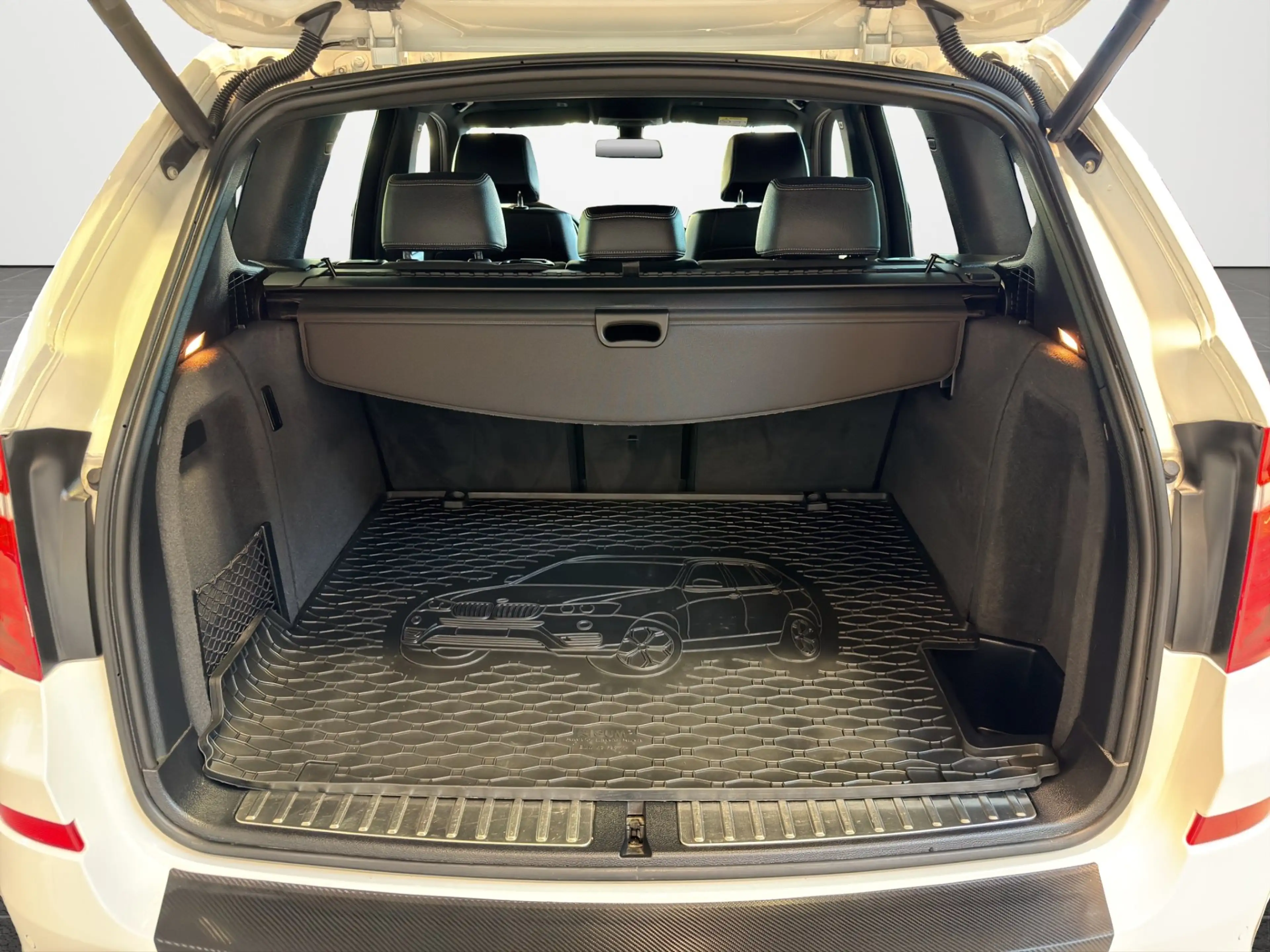 BMW X3 xDrive20d — photo 21