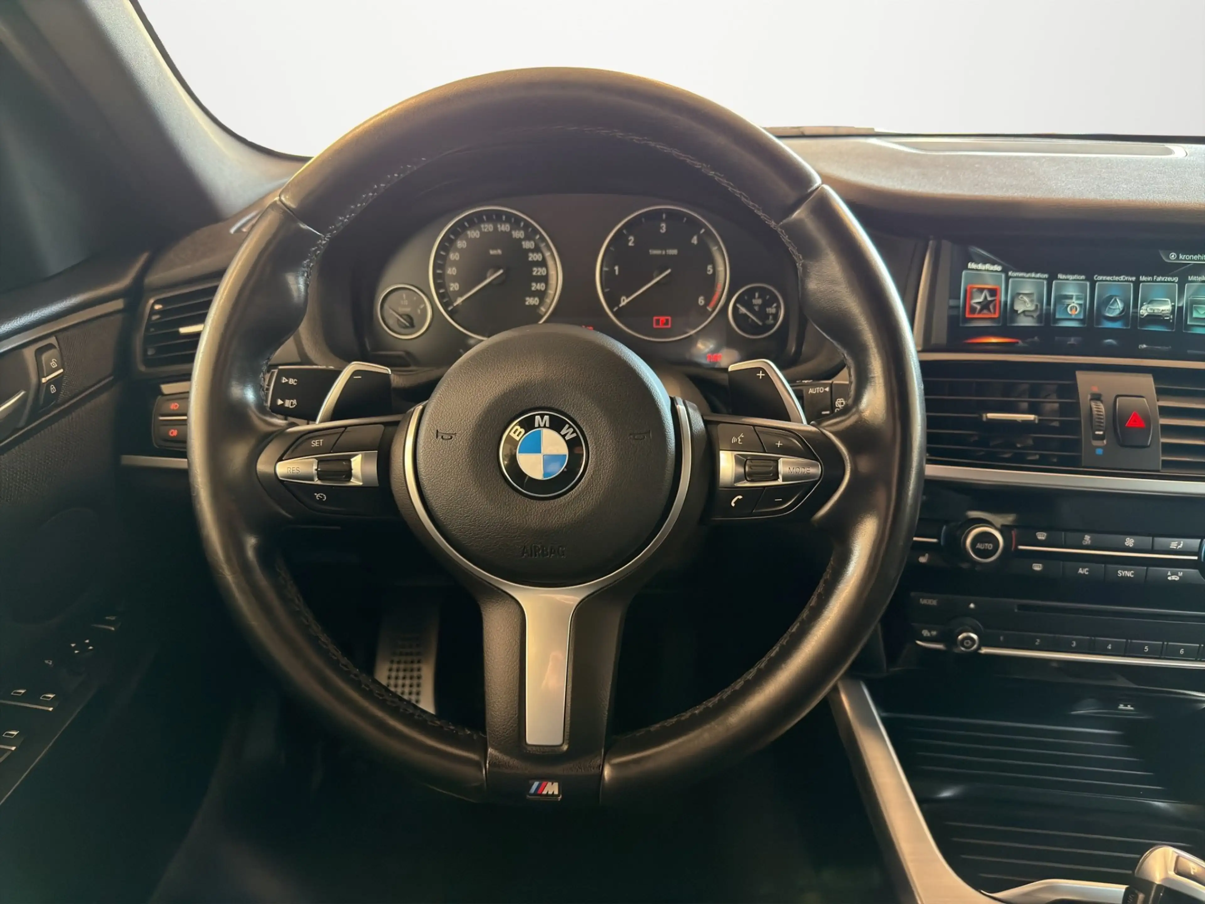 BMW X3 xDrive20d — photo 12