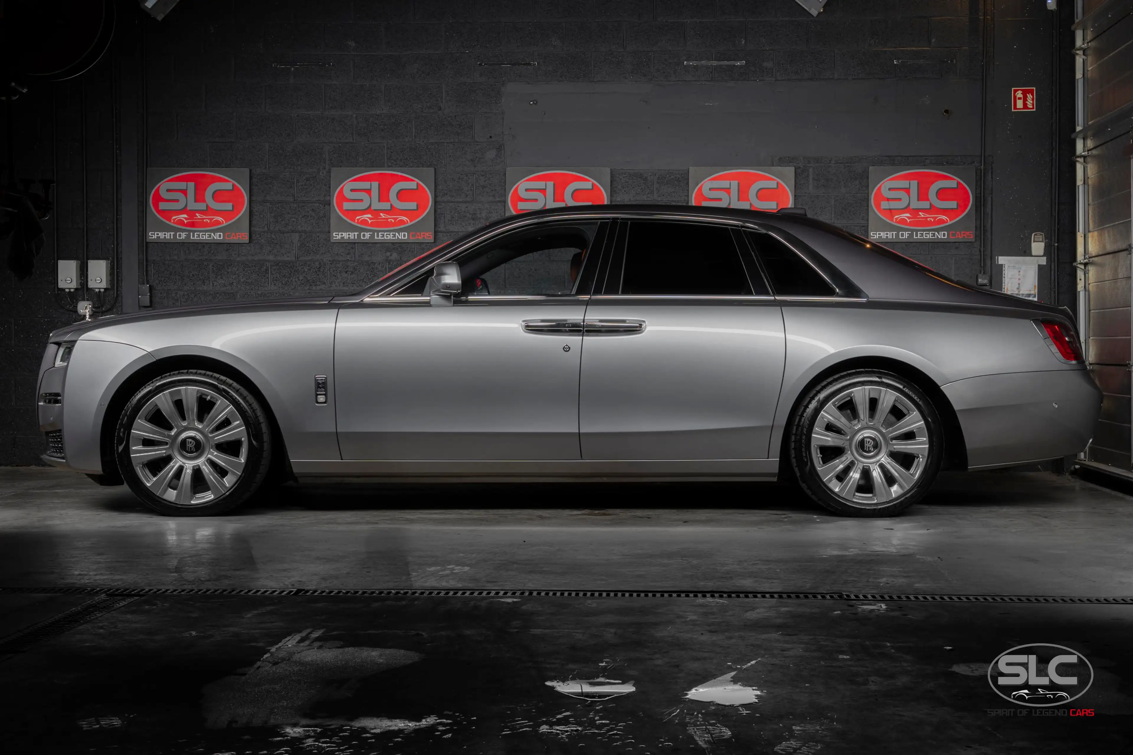 Rolls-Royce Ghost Belgian Car - TwoTone - Starlight - Full RR History — photo 2