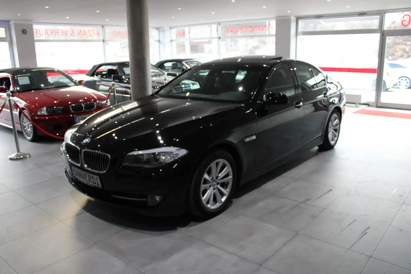 BMW 525 d SPORTPAKET LEDER NAVI XENON GSD EURO 5 &DPF Schwarz - 1