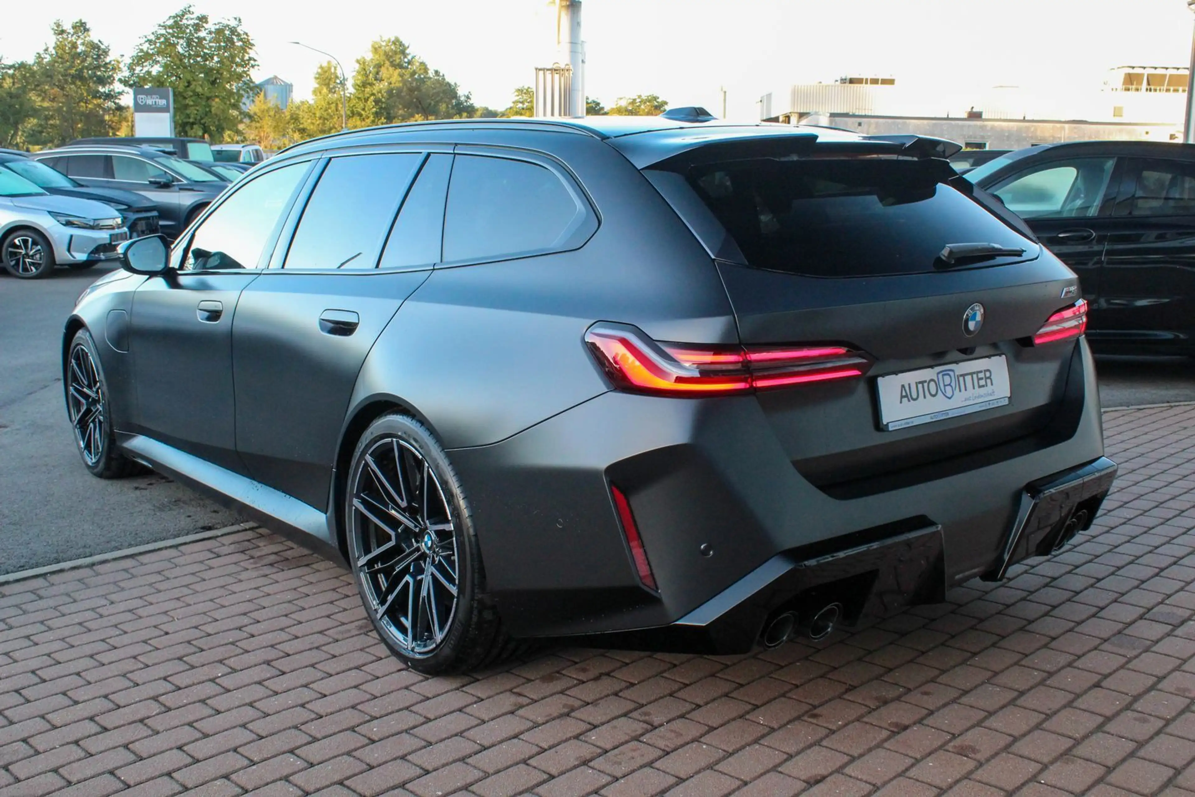 BMW M5 Touring ULTIMATE Paket Keramik+Pano+AHK+Ca... — photo 6