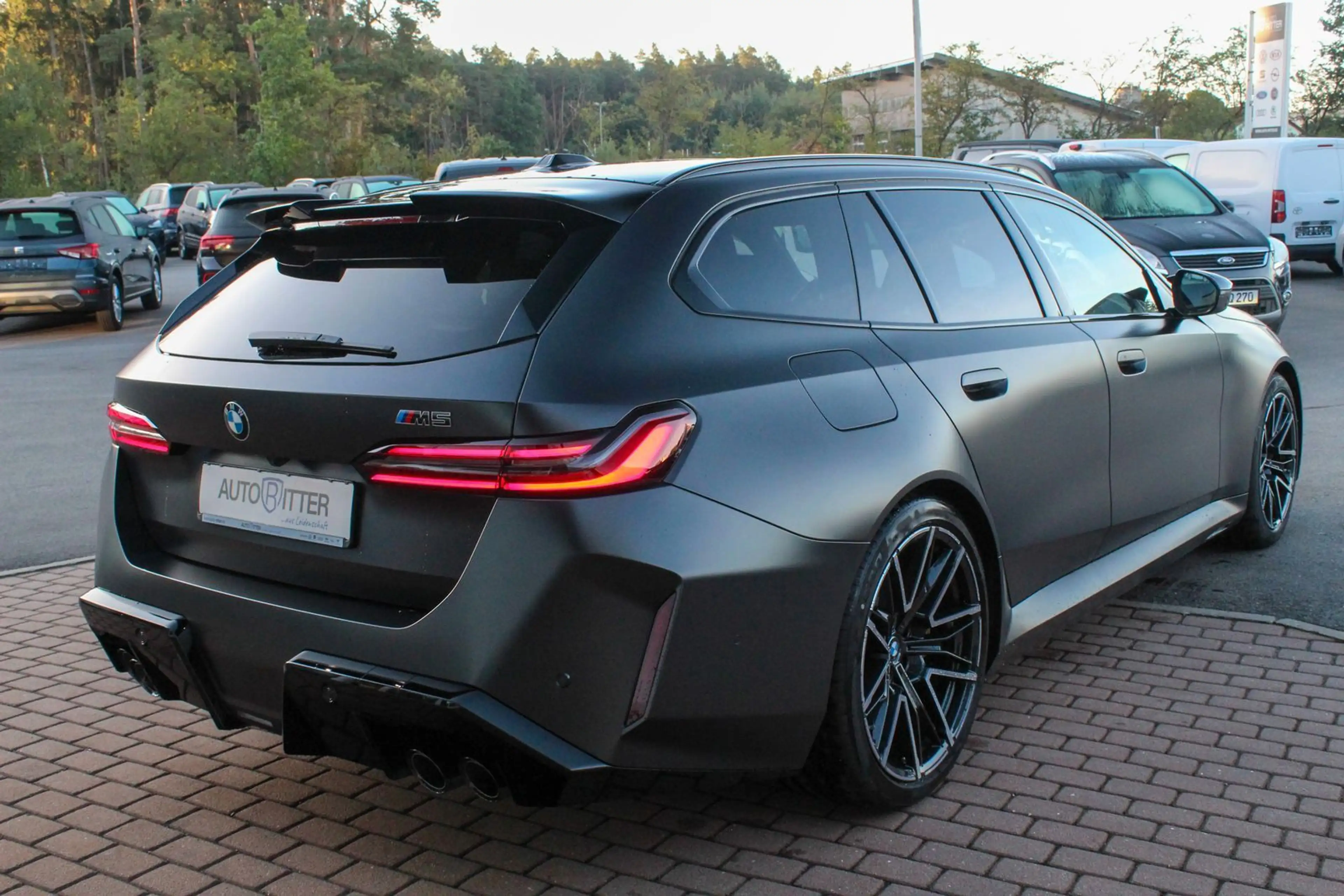 BMW M5 Touring ULTIMATE Paket Keramik+Pano+AHK+Ca... — photo 4