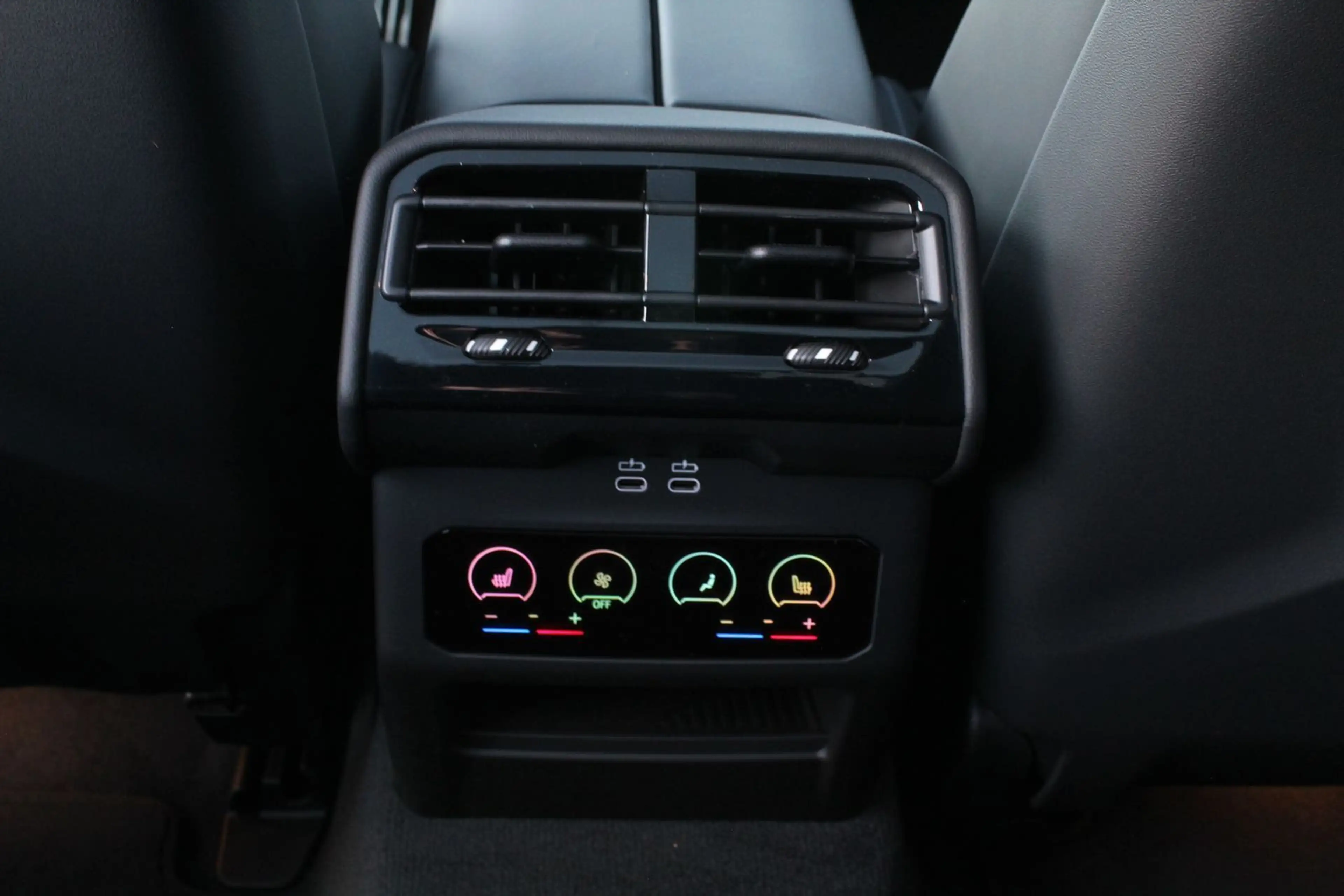BMW M5 Touring ULTIMATE Paket Keramik+Pano+AHK+Ca... — photo 9