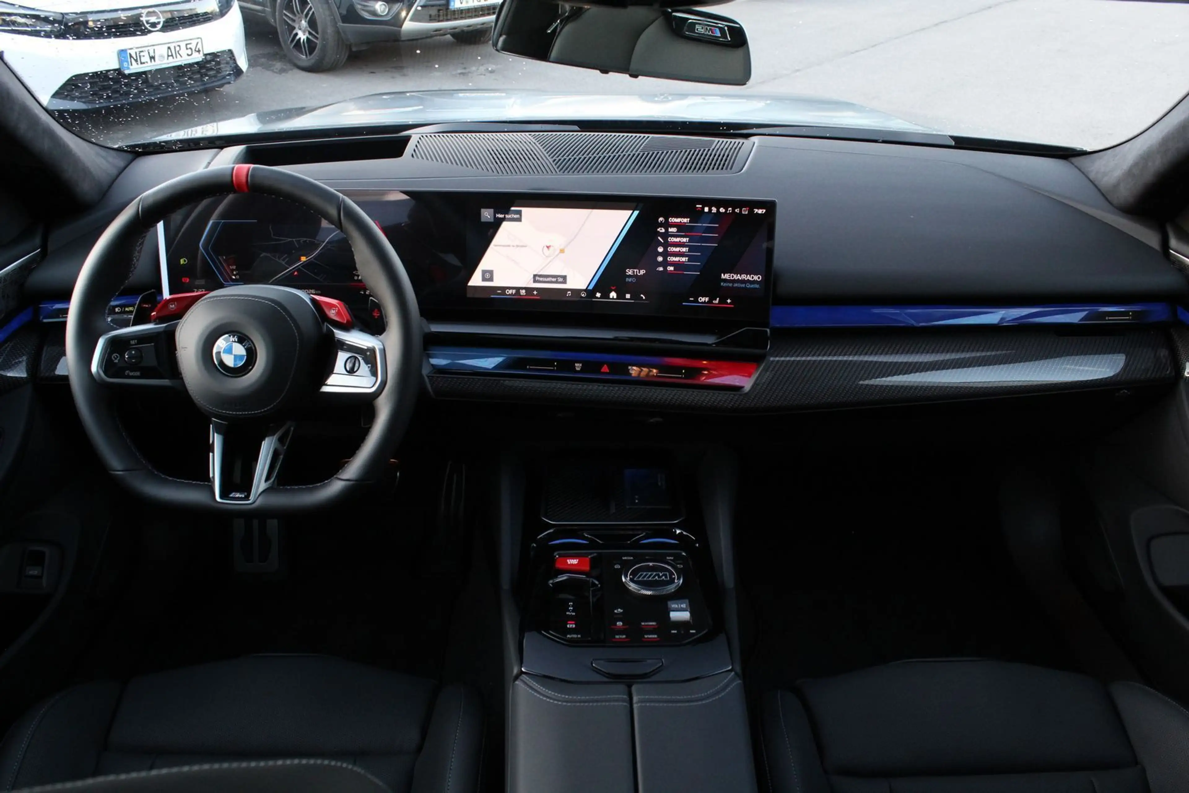 BMW M5 Touring ULTIMATE Paket Keramik+Pano+AHK+Ca... — photo 11