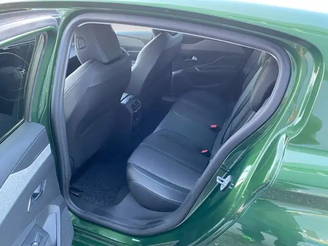 Peugeot 308 view 8