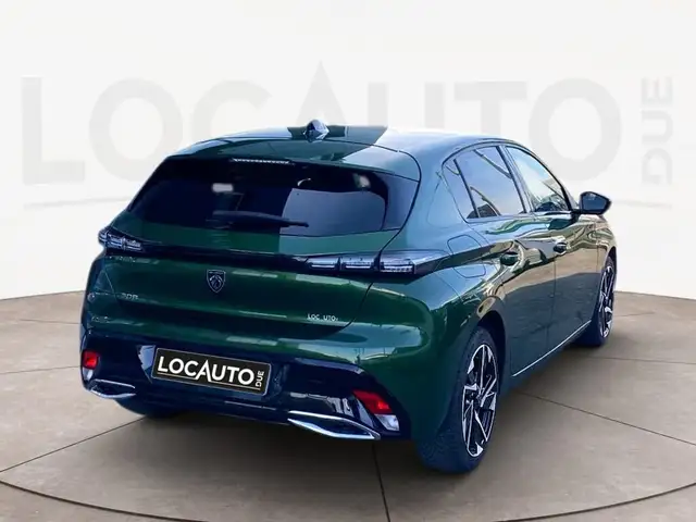 Peugeot 308 view 4