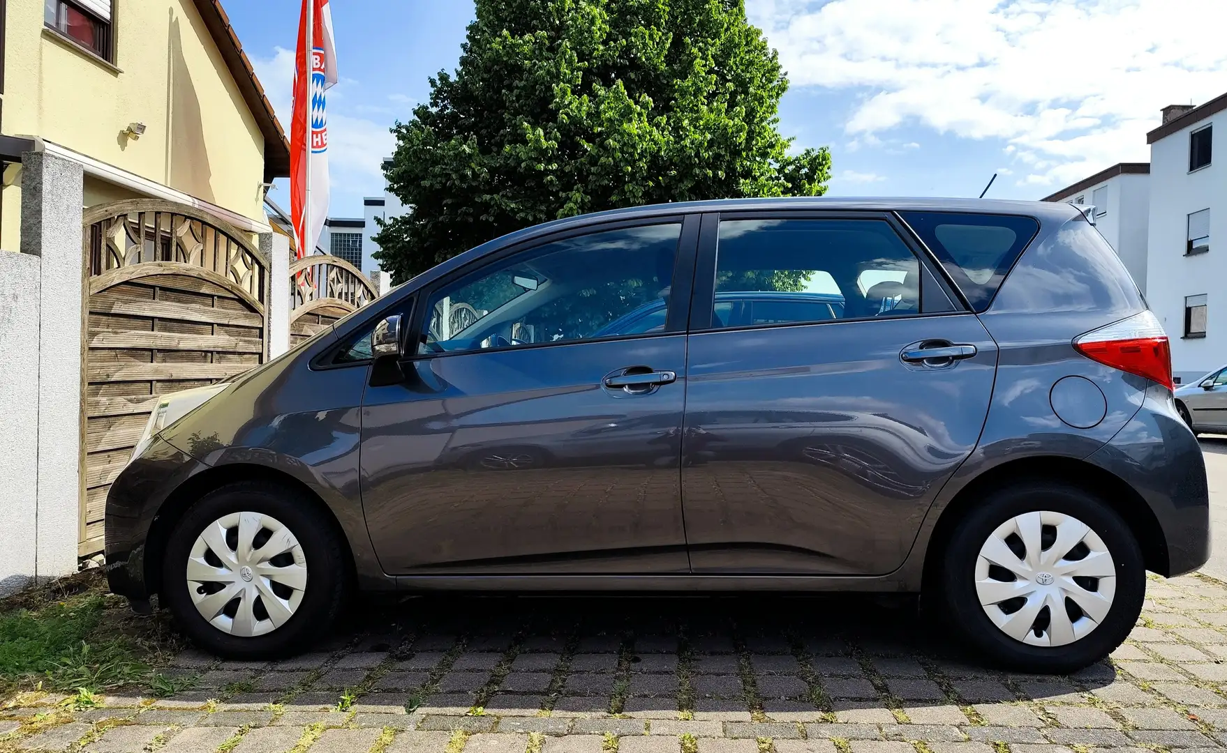 Toyota Verso-S Verso S Life 1,33 Multidrive S Automatik Gri - 1