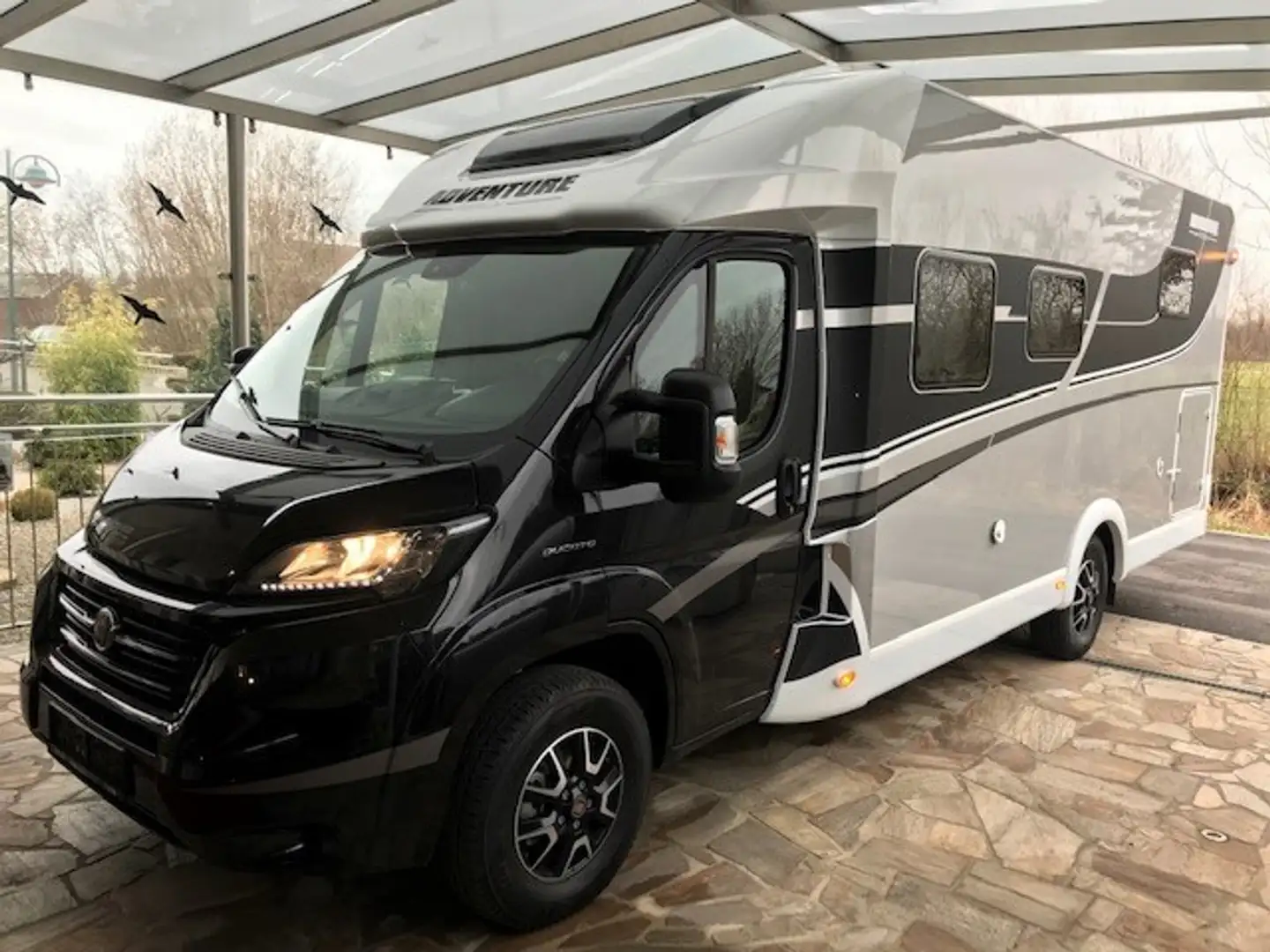 Sunlight T68 Adventure/Premiumausstattung/140PS/Fiat Ducato Schwarz - 1