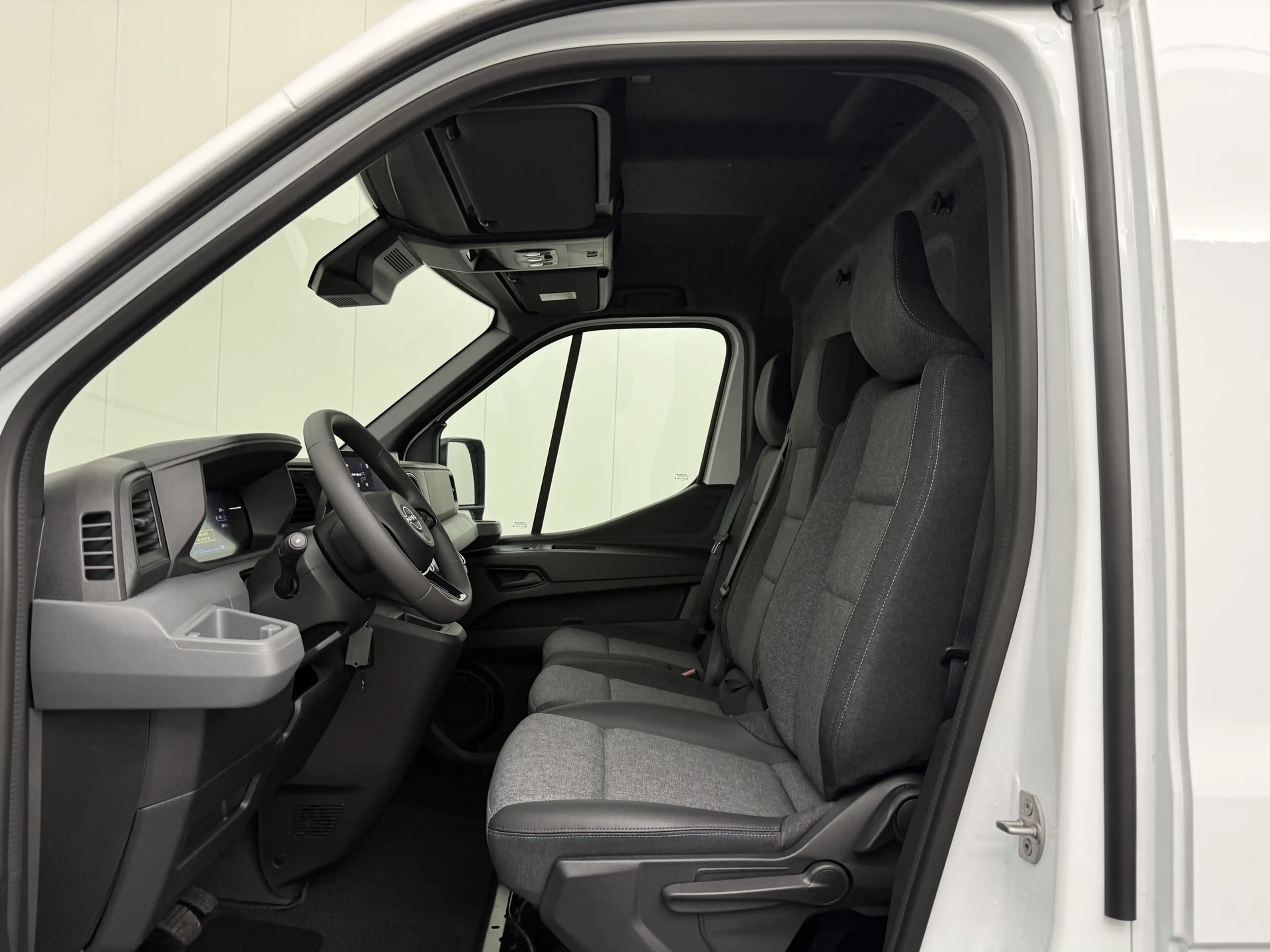 Nissan Interstar L2H2 Limited 87 kWh | Trekhaak 2500Kg | Airco | Cr — photo 26